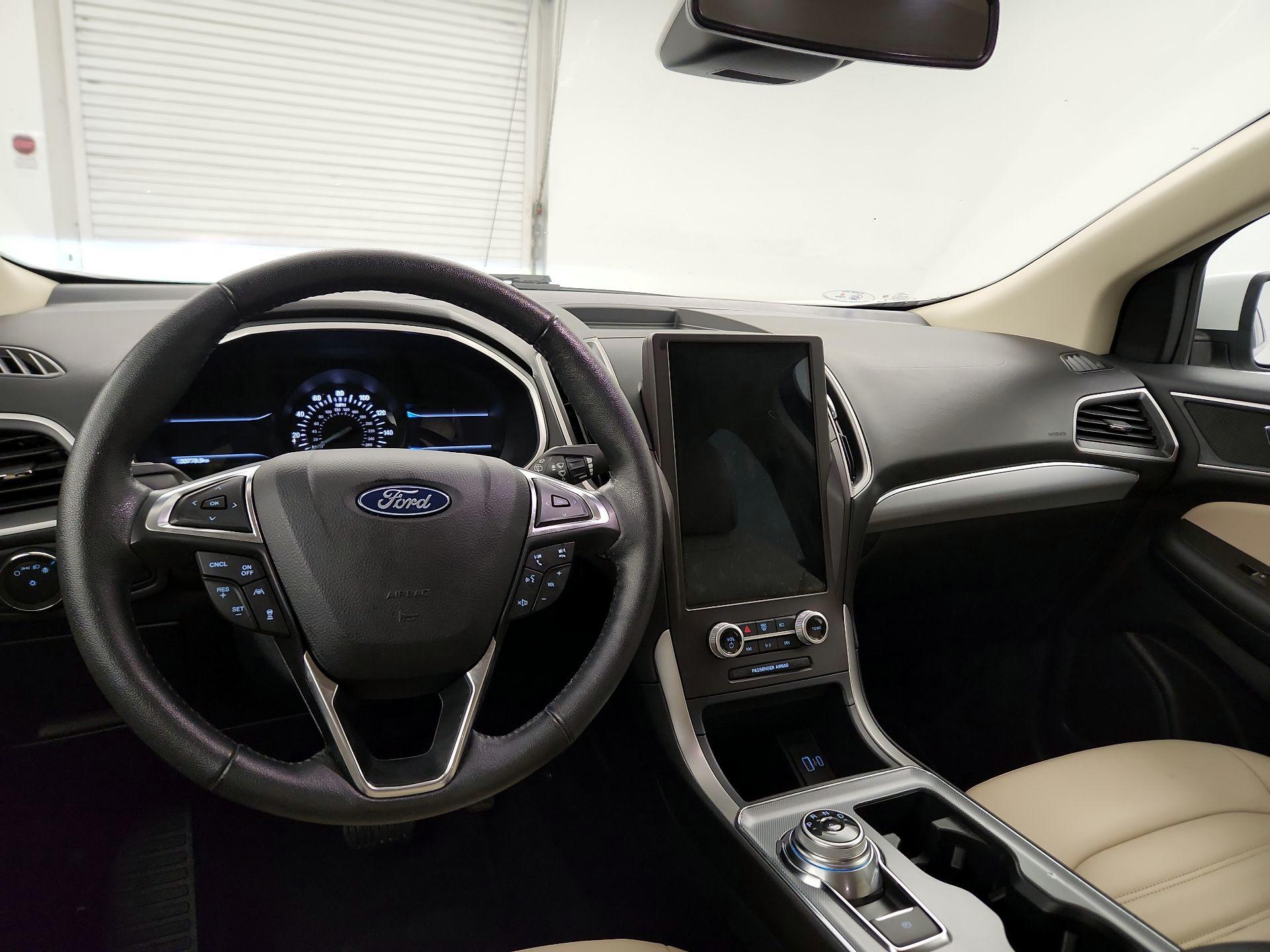 Thumbnail: 2021 Ford Edge - 9