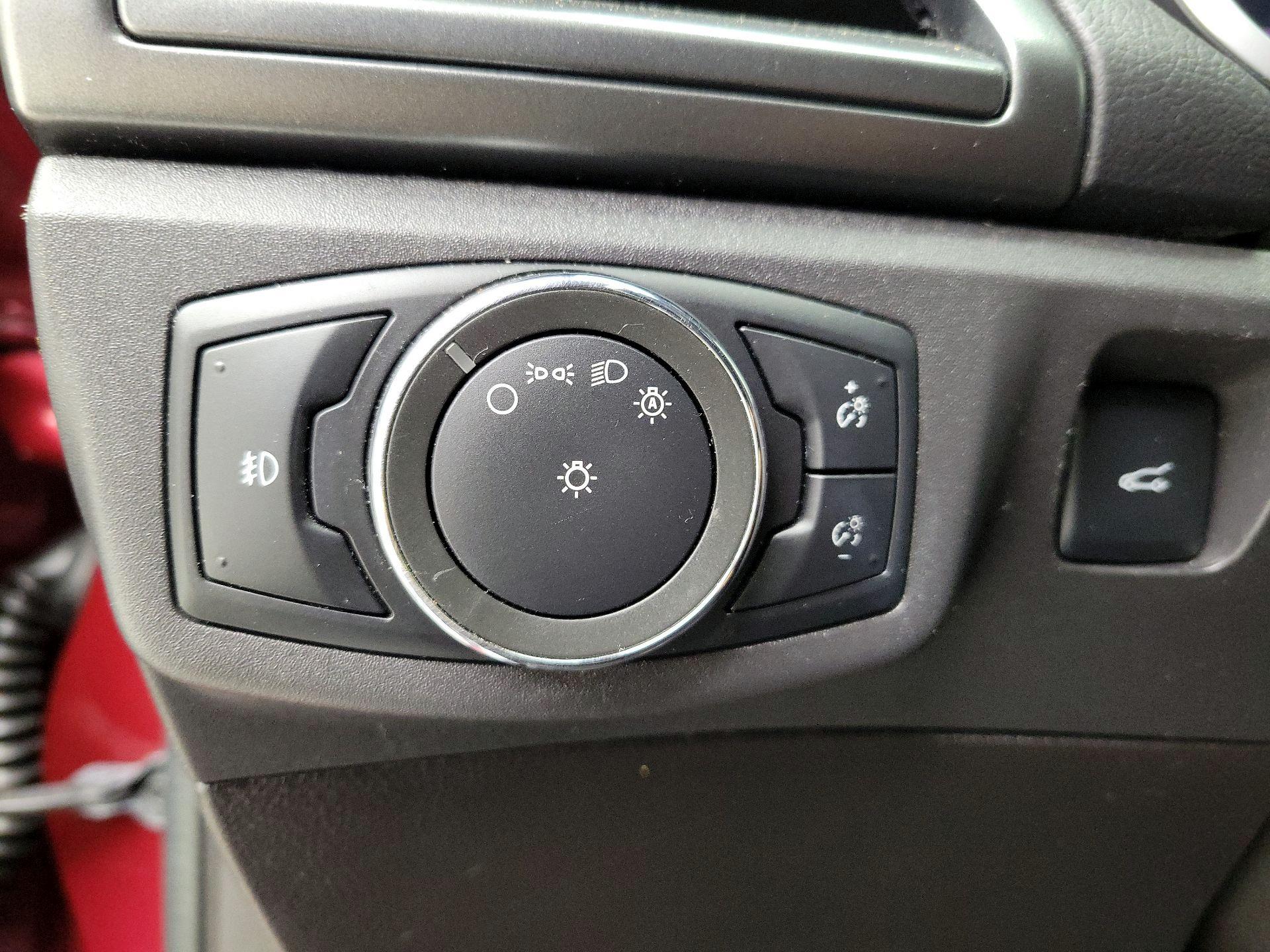 Thumbnail: 2016 Ford Fusion - 13