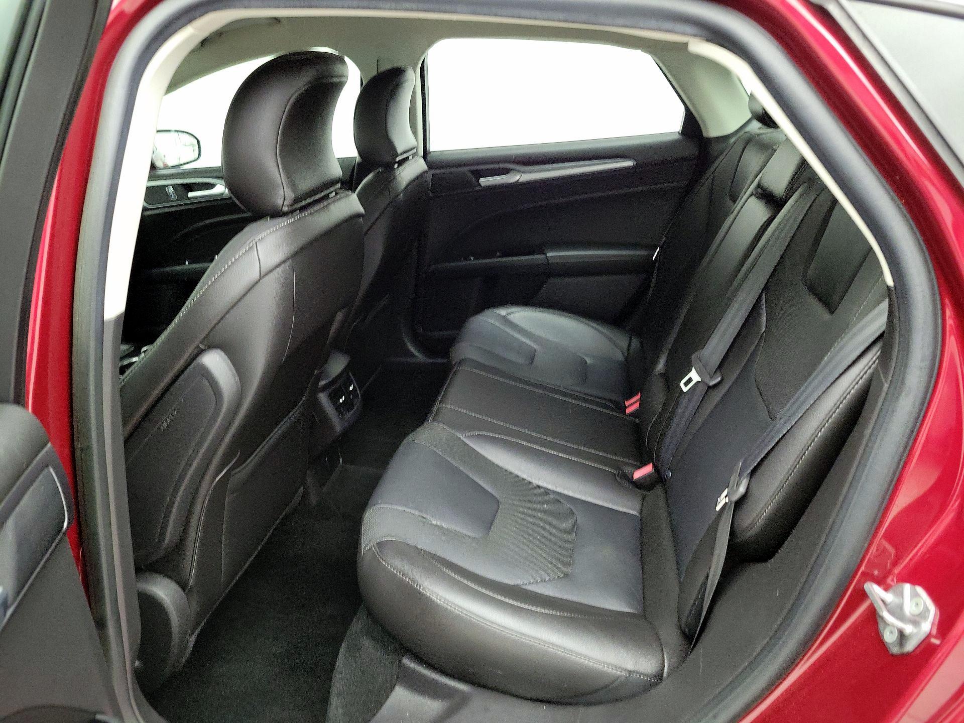 Thumbnail: 2016 Ford Fusion - 19