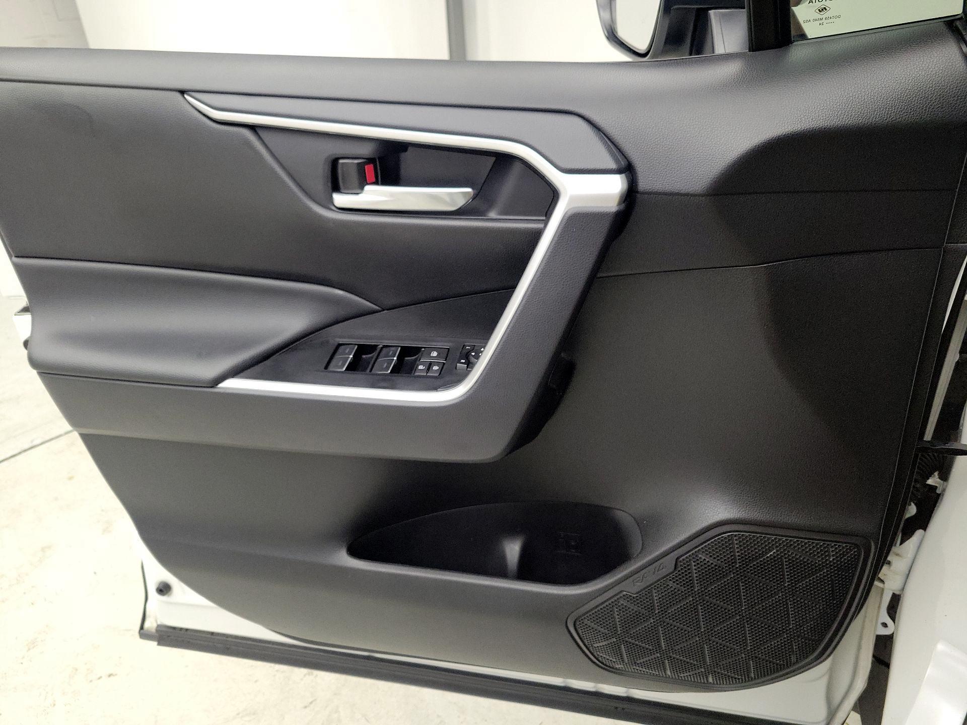 Thumbnail: 2024 Toyota RAV4 - 12