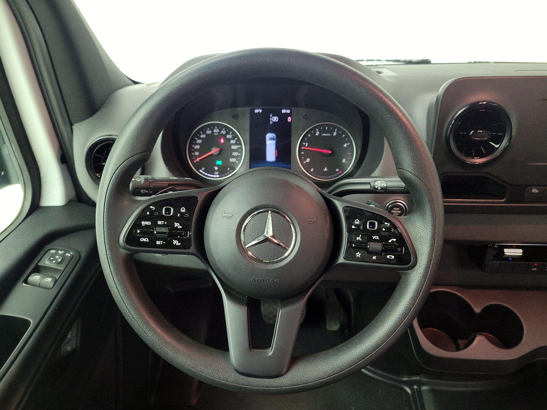 Thumbnail: 2023 Mercedes-Benz Sprinter - 10
