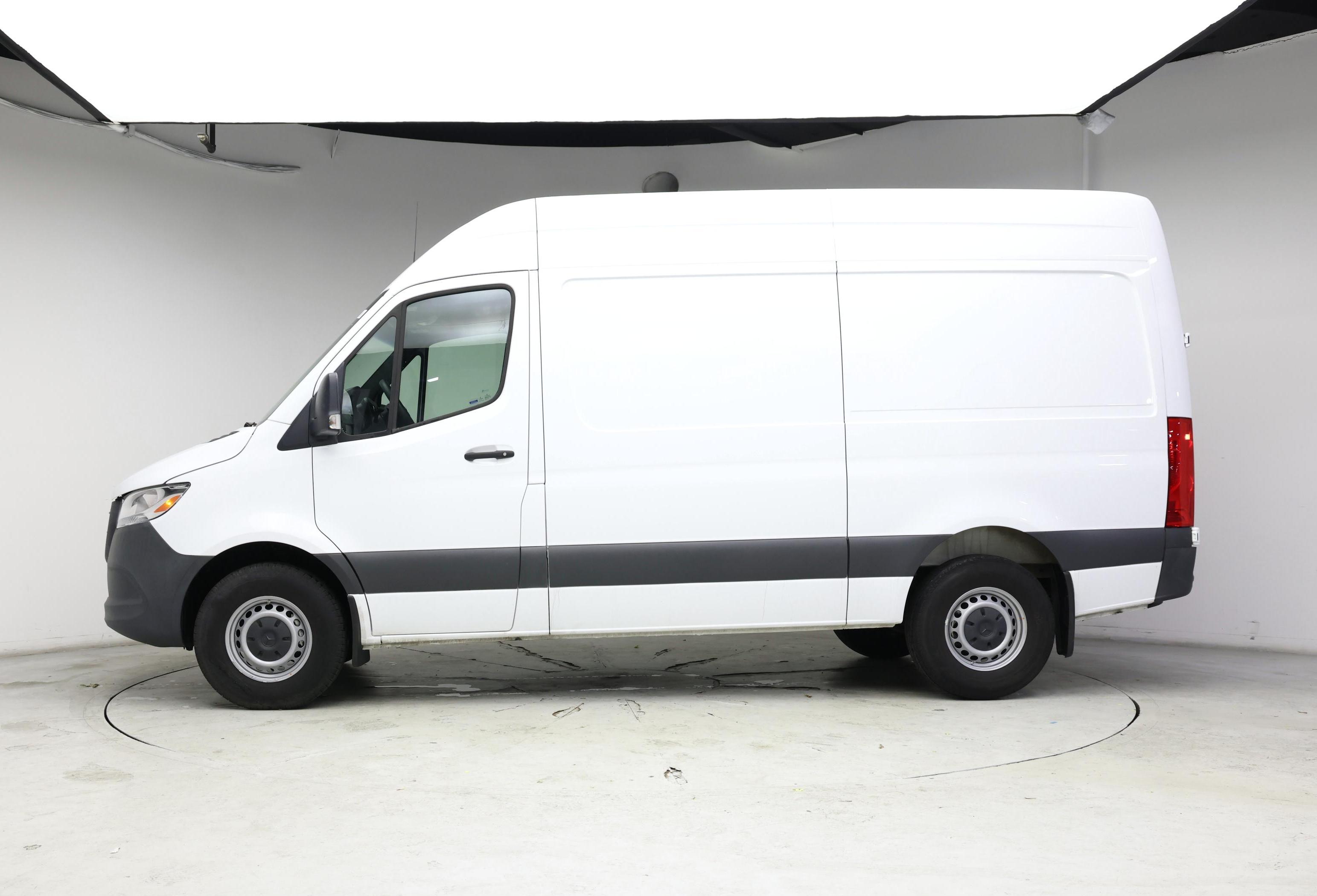 Thumbnail: 2023 Mercedes-Benz Sprinter - 3