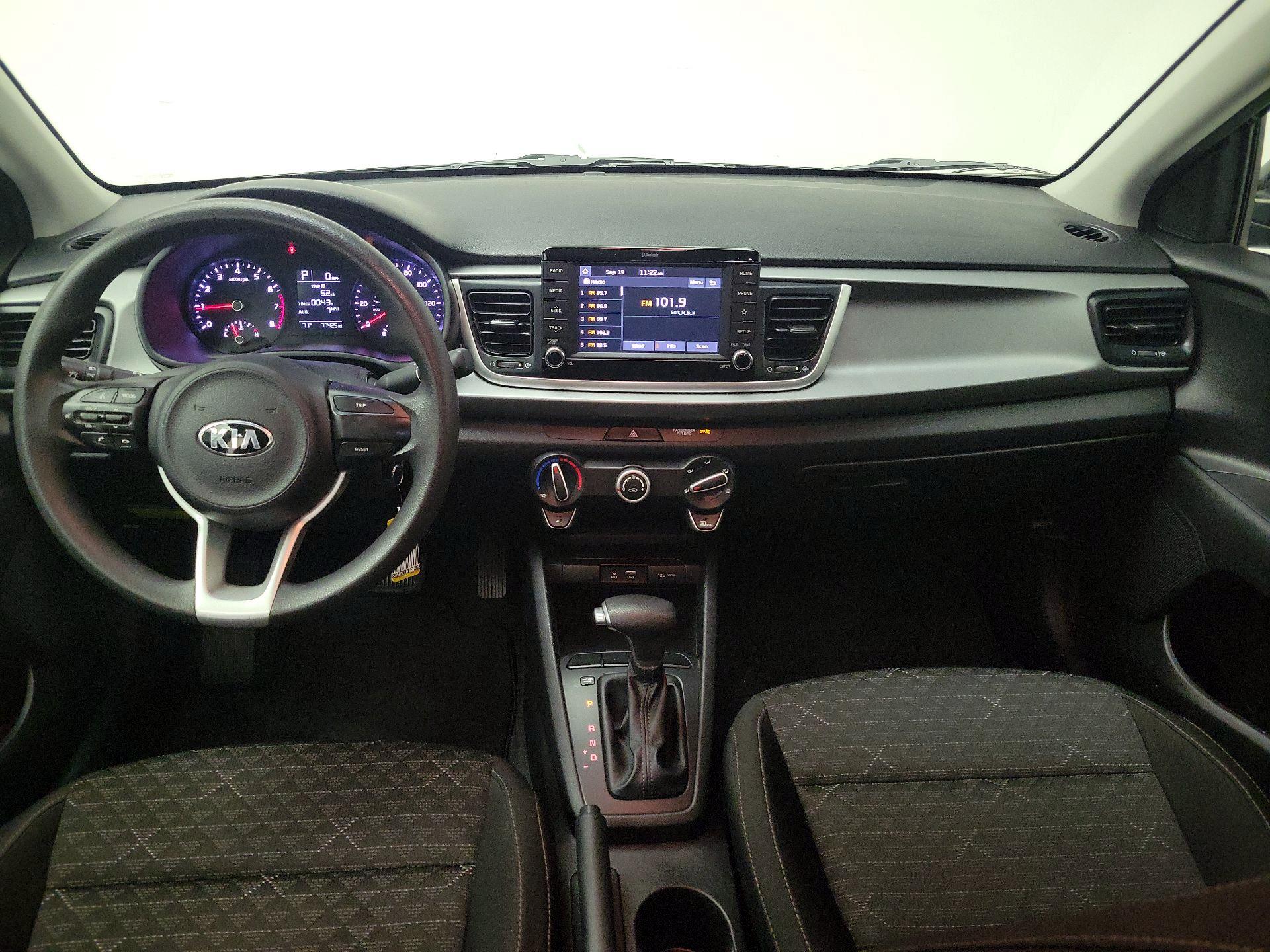 Thumbnail: 2020 Kia Rio - 9