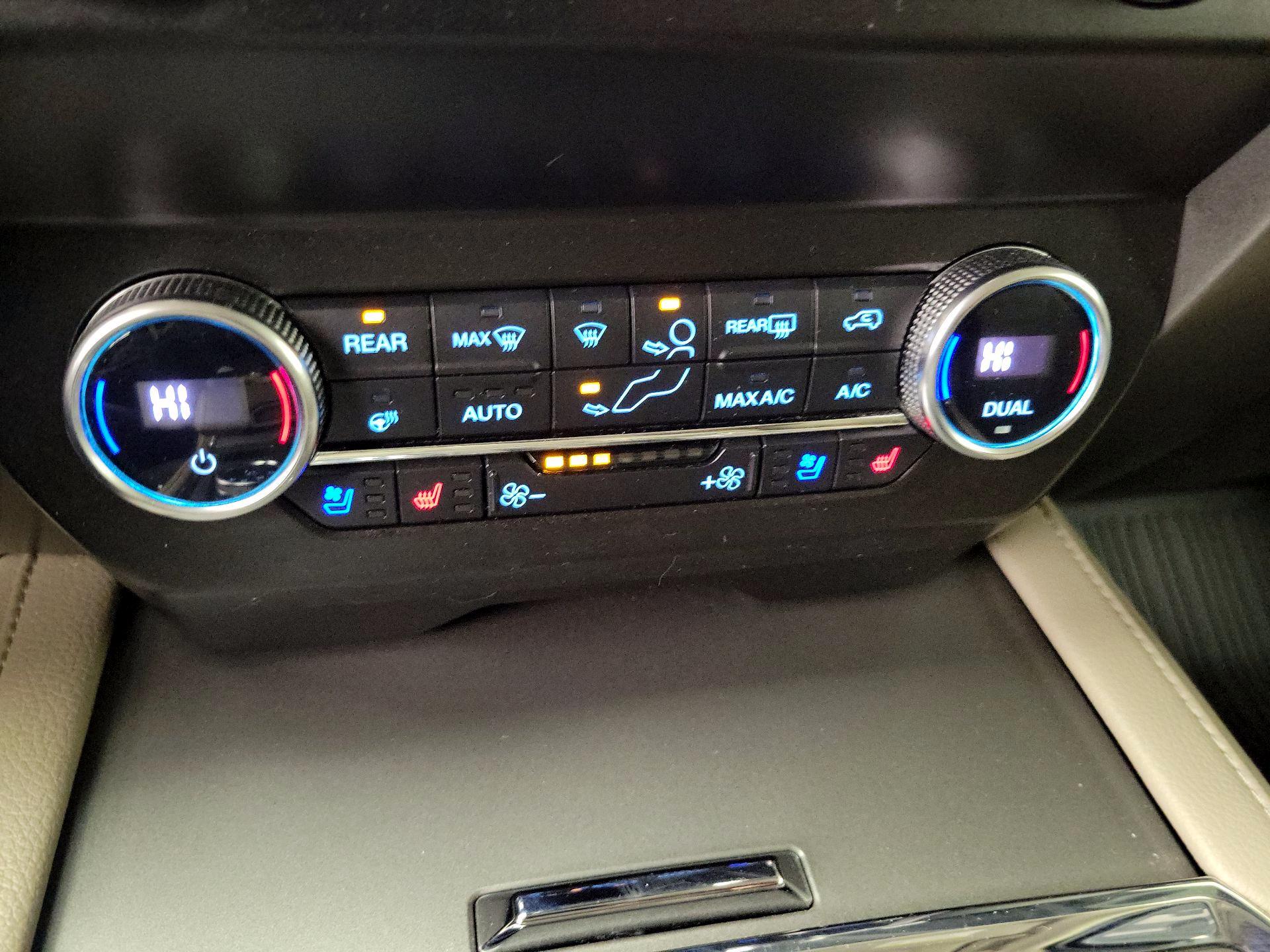 Thumbnail: 2020 Ford Expedition - 17