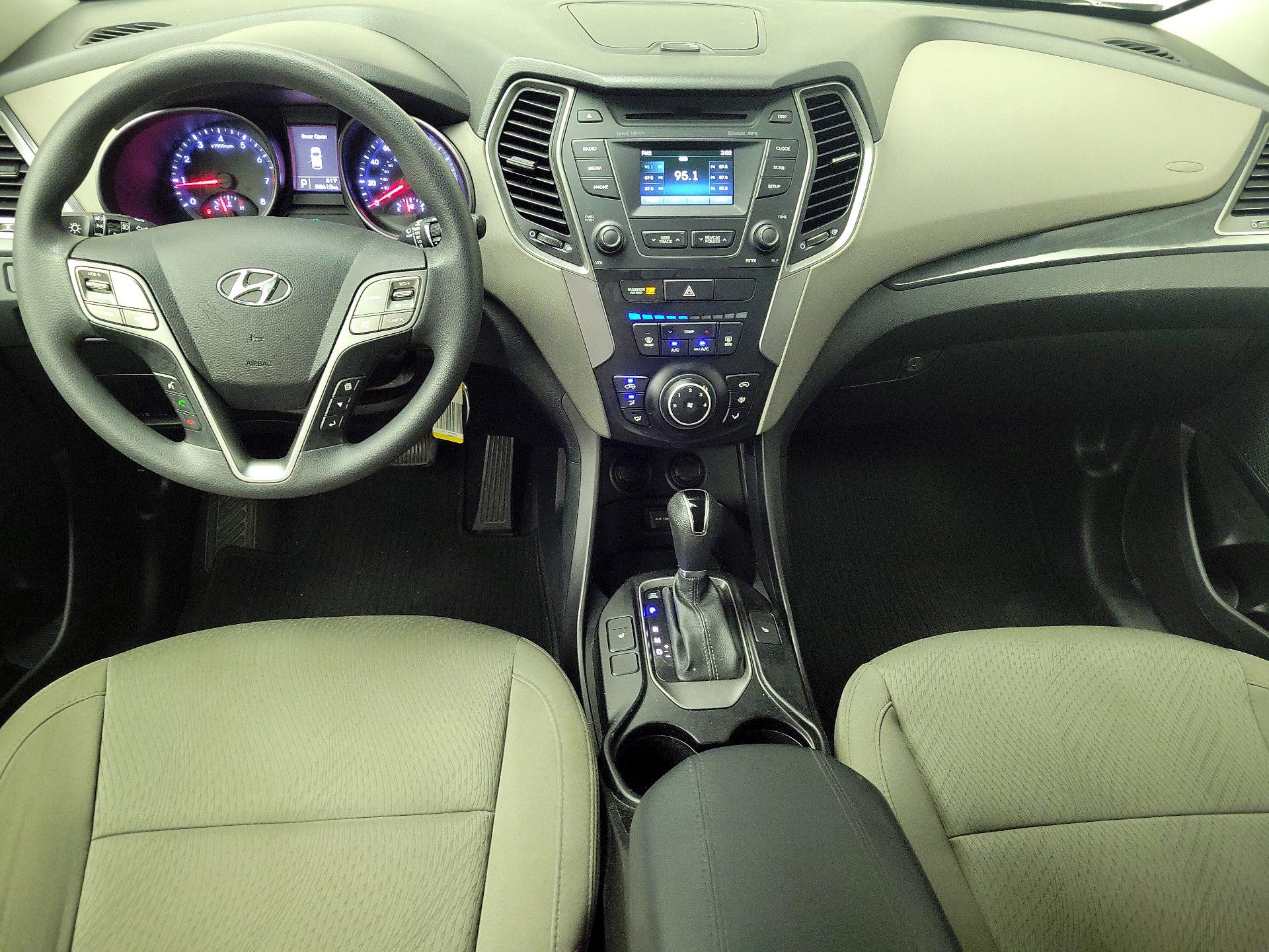 Thumbnail: 2016 Hyundai Santa Fe - 9