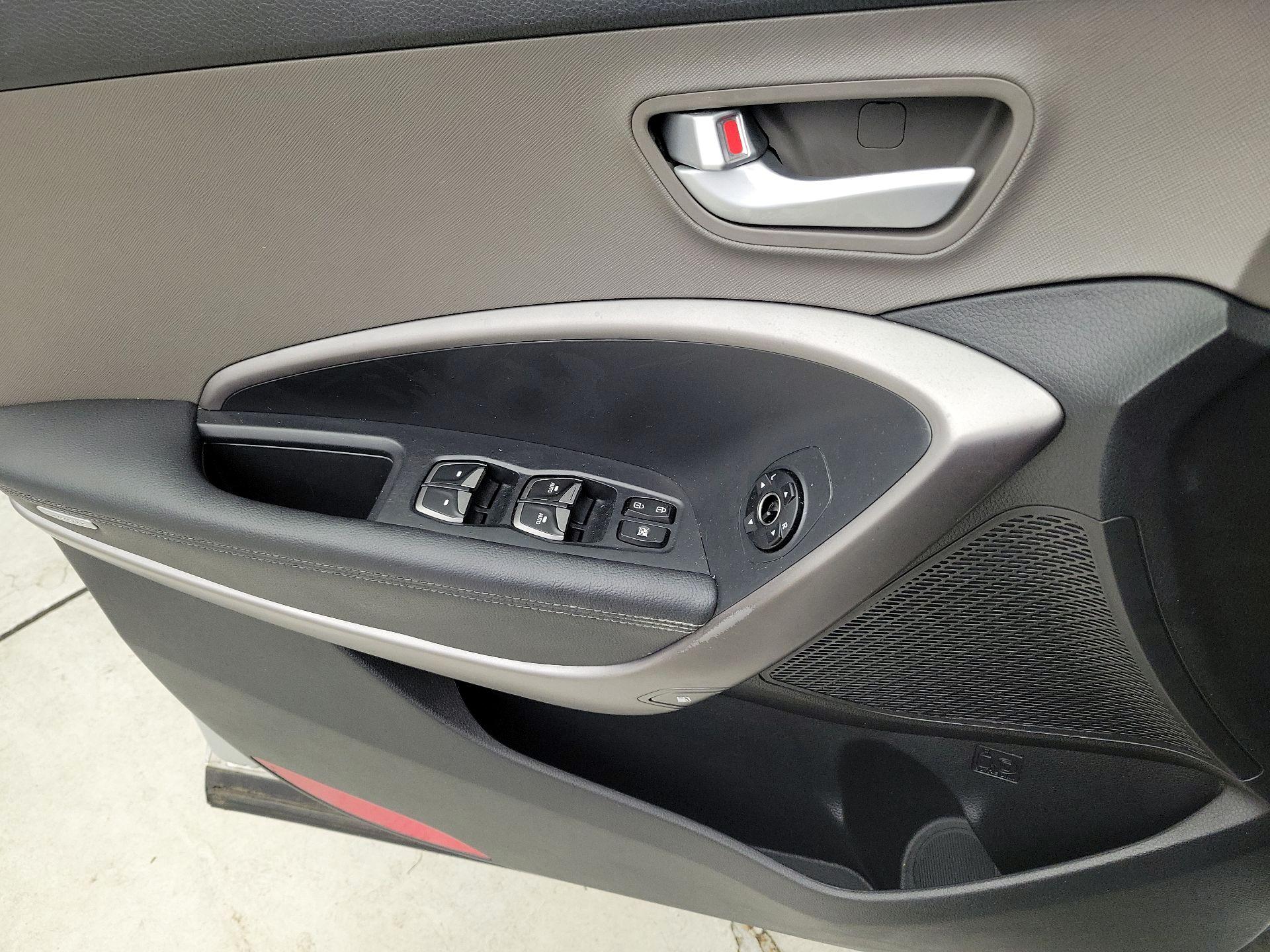 Thumbnail: 2016 Hyundai Santa Fe - 12