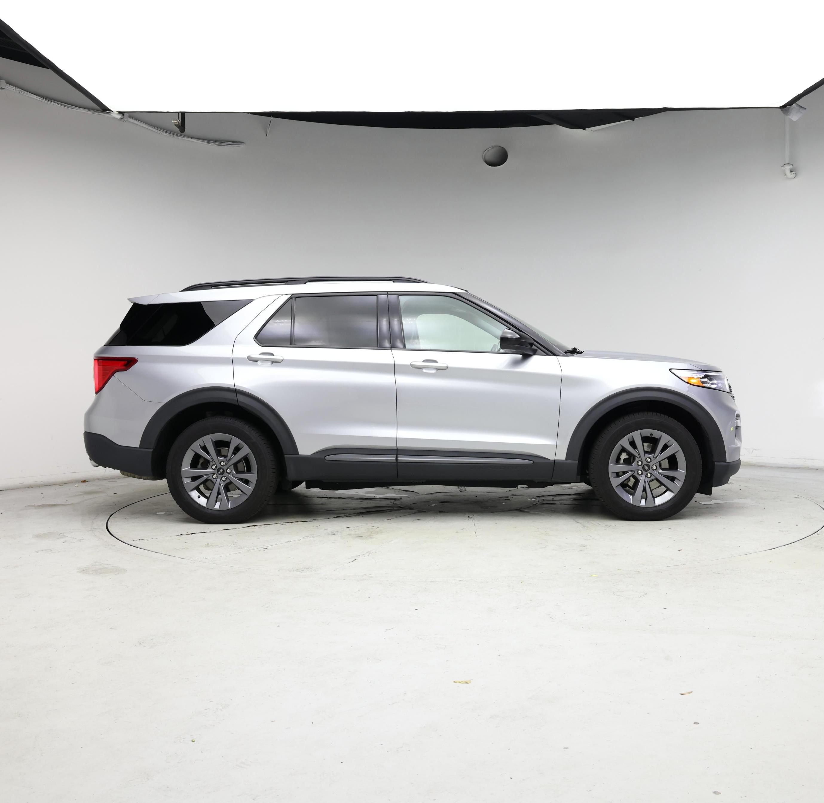 Thumbnail: 2022 Ford Explorer - 7