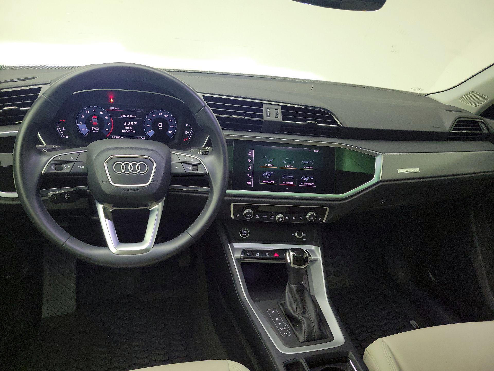 Thumbnail: 2021 Audi Q3 - 10