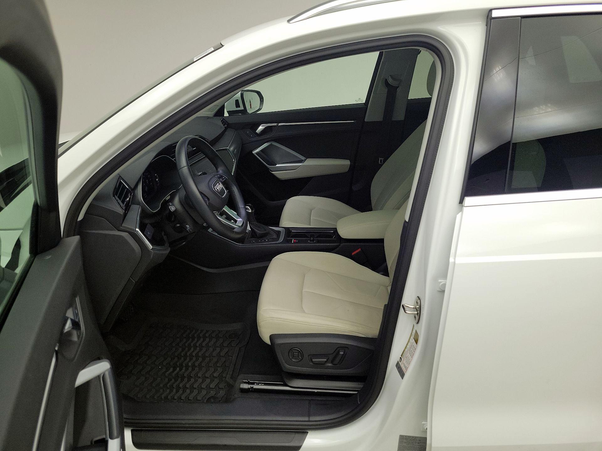 Thumbnail: 2021 Audi Q3 - 11