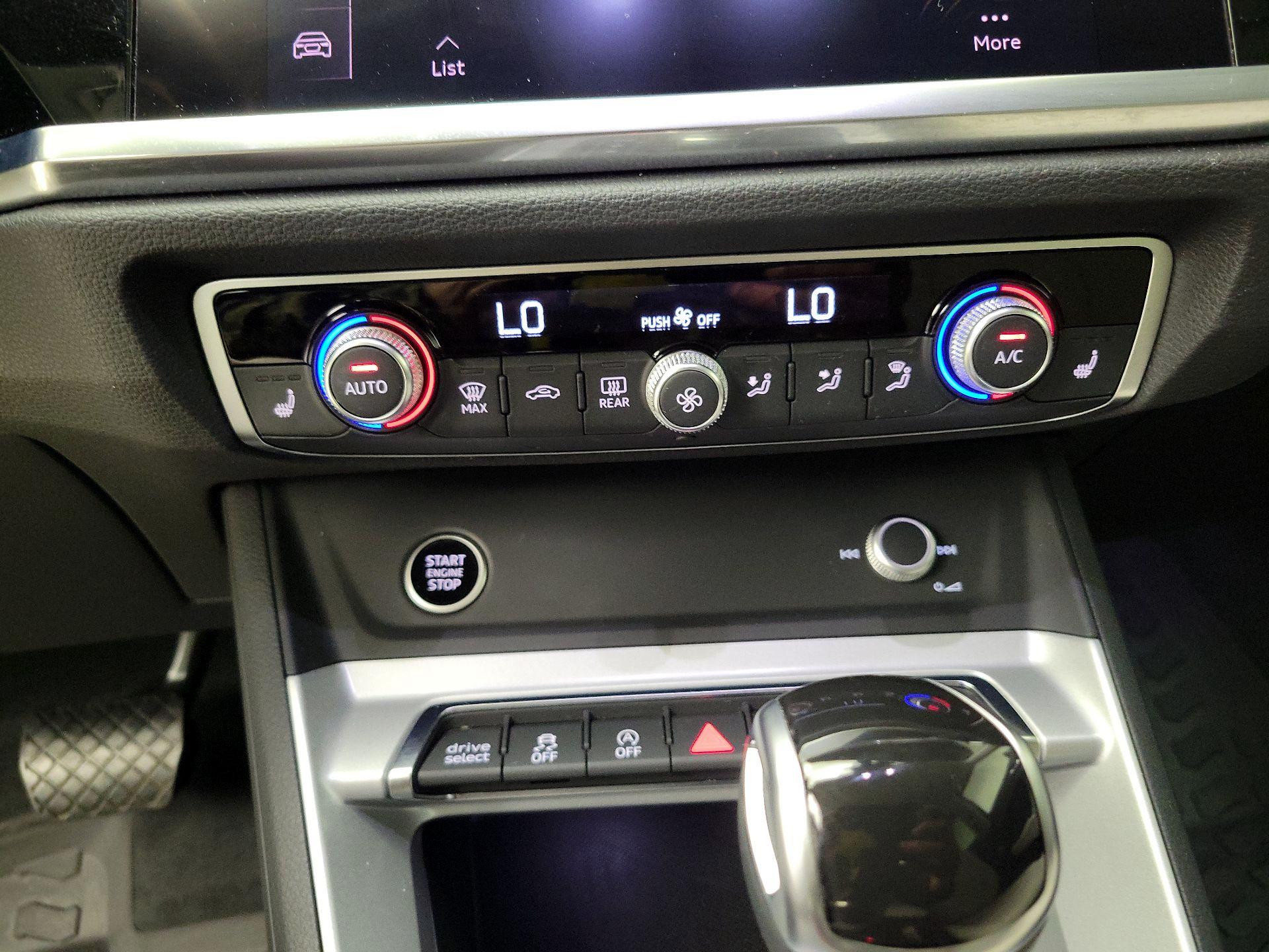 Thumbnail: 2021 Audi Q3 - 16