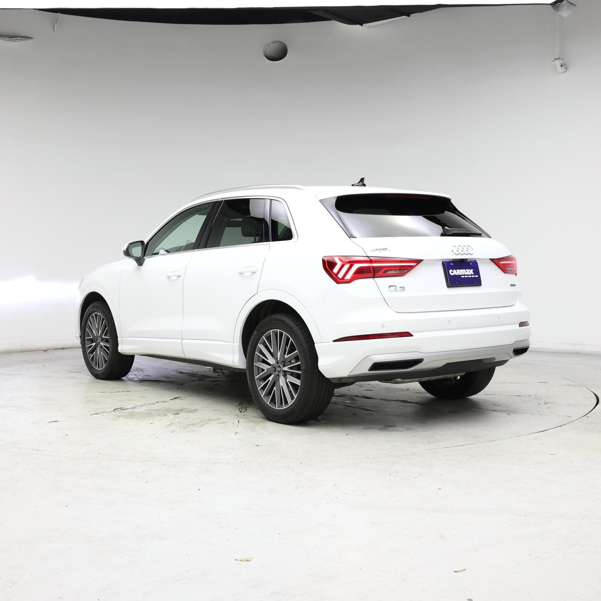Thumbnail: 2021 Audi Q3 - 2