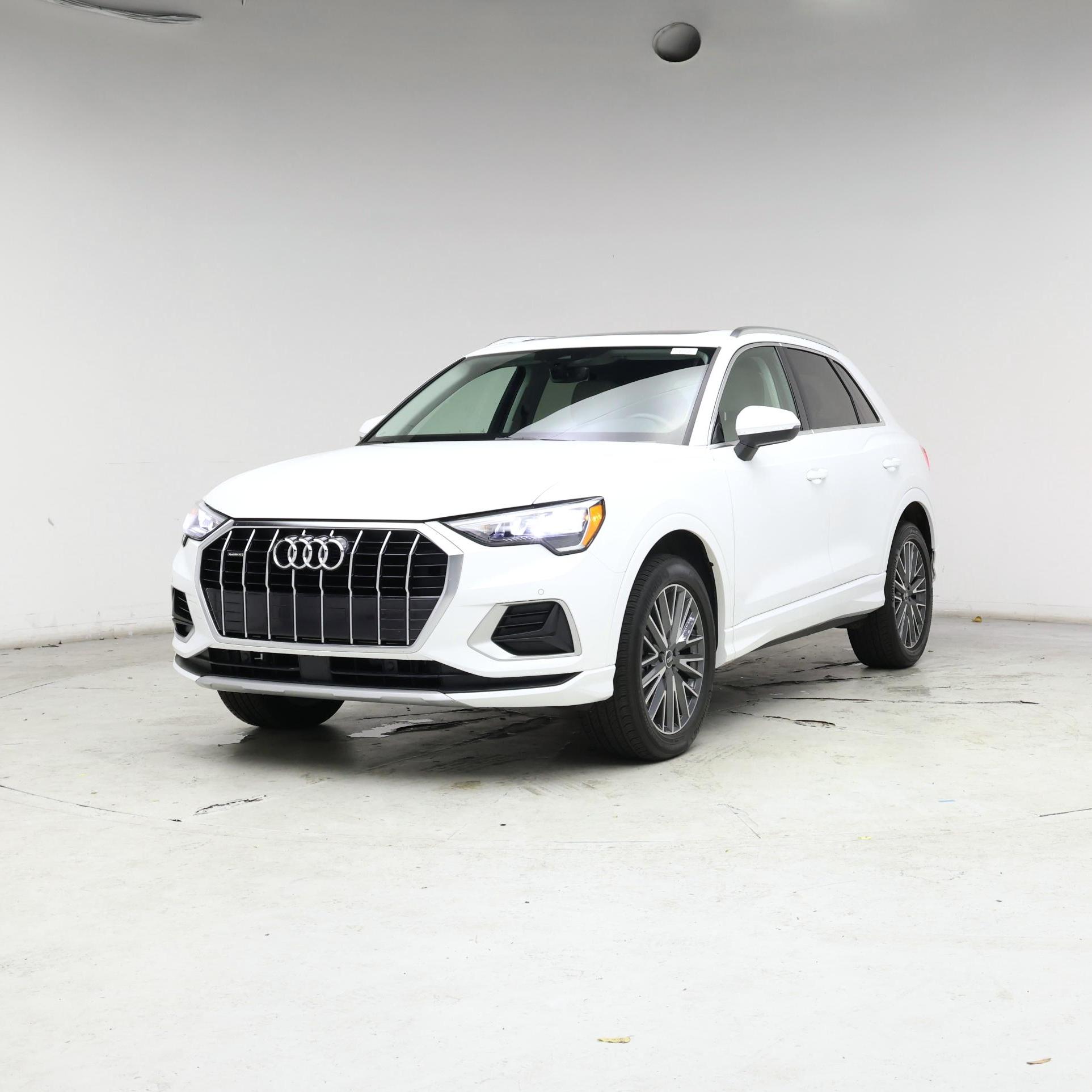 Thumbnail: 2021 Audi Q3 - 4