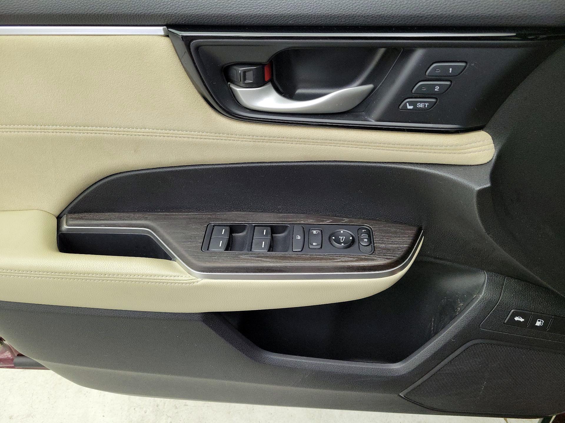 Thumbnail: 2018 Honda Clarity - 12