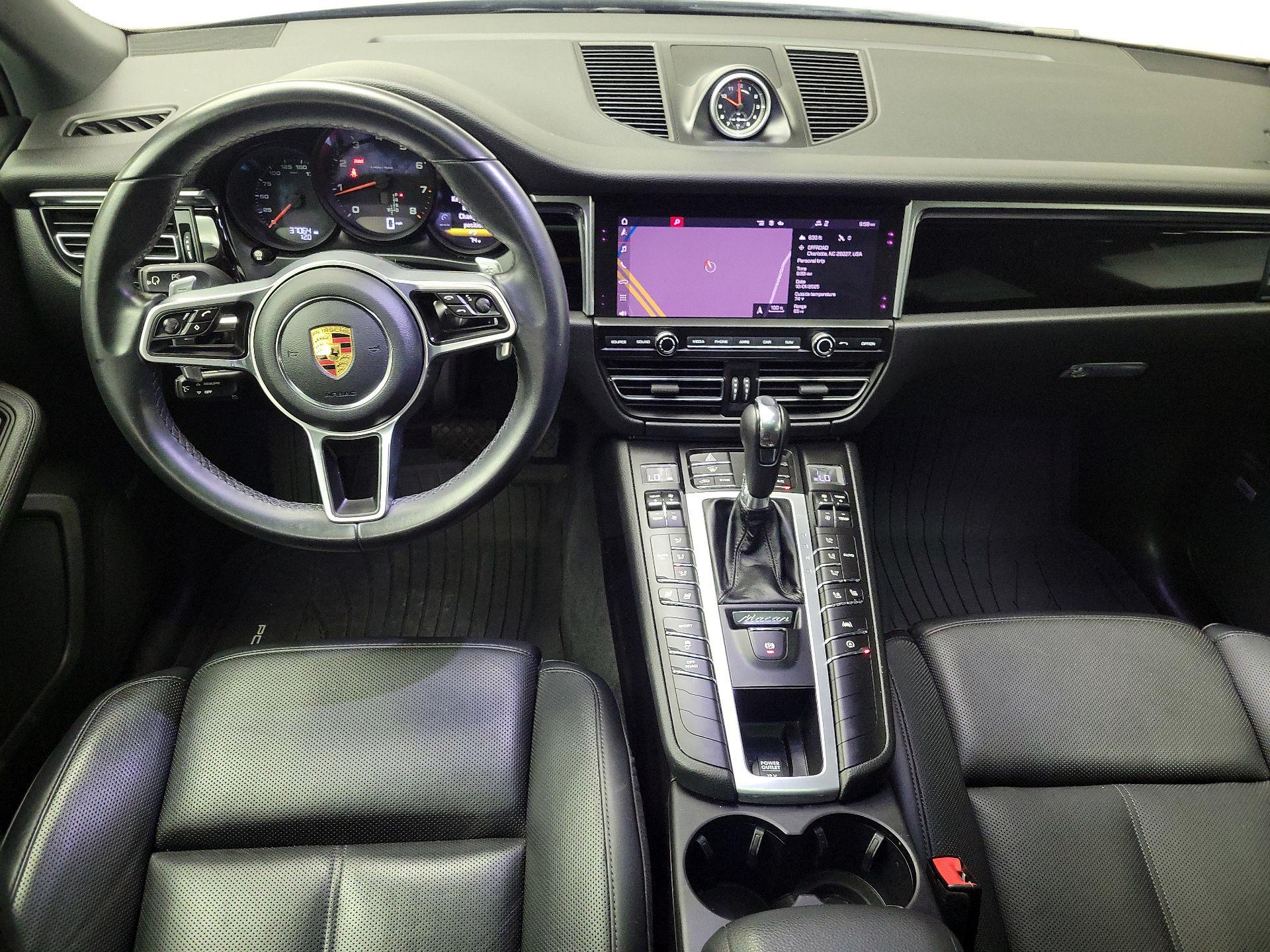 Thumbnail: 2020 Porsche Macan - 9