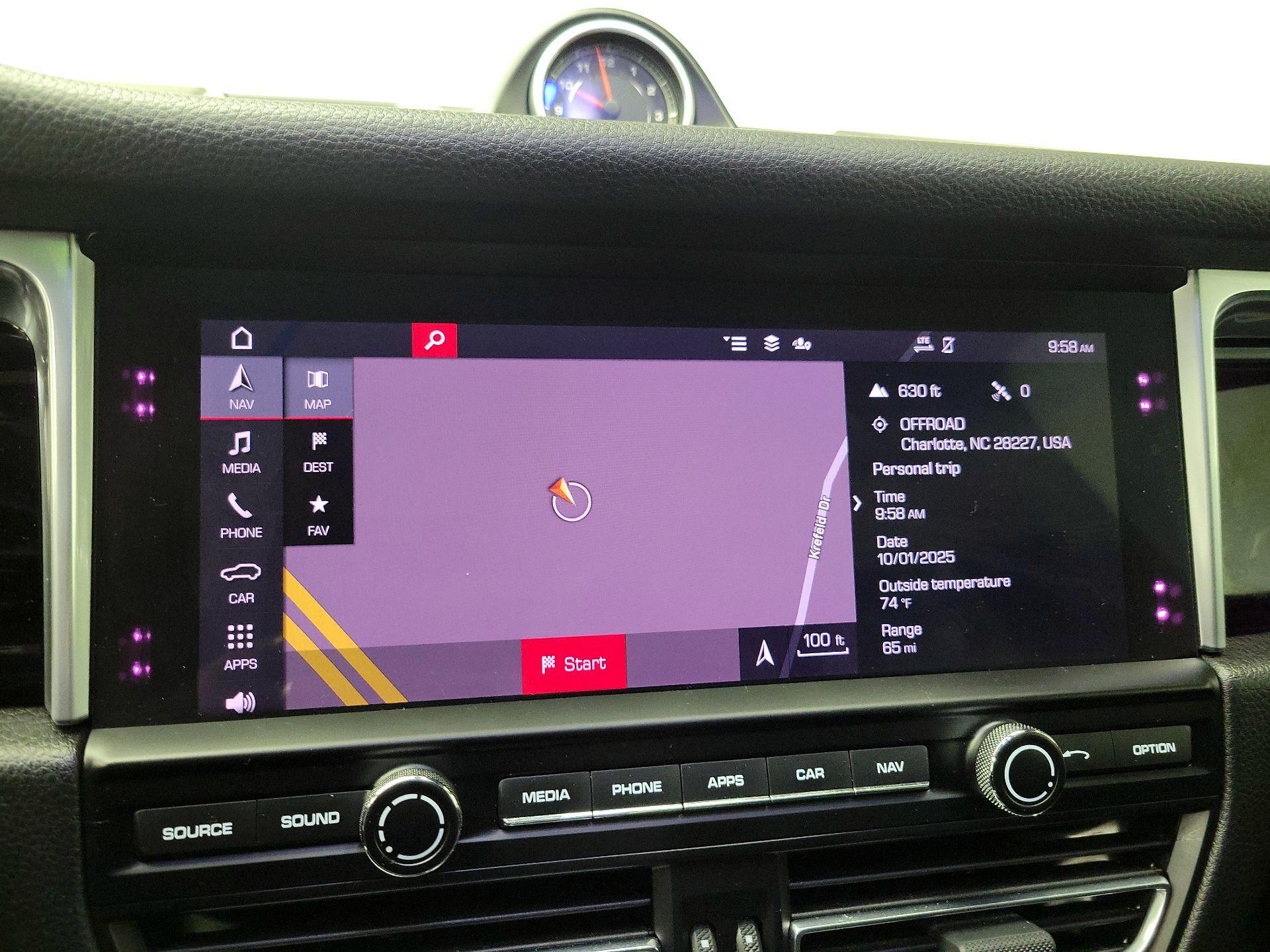 Thumbnail: 2020 Porsche Macan - 14