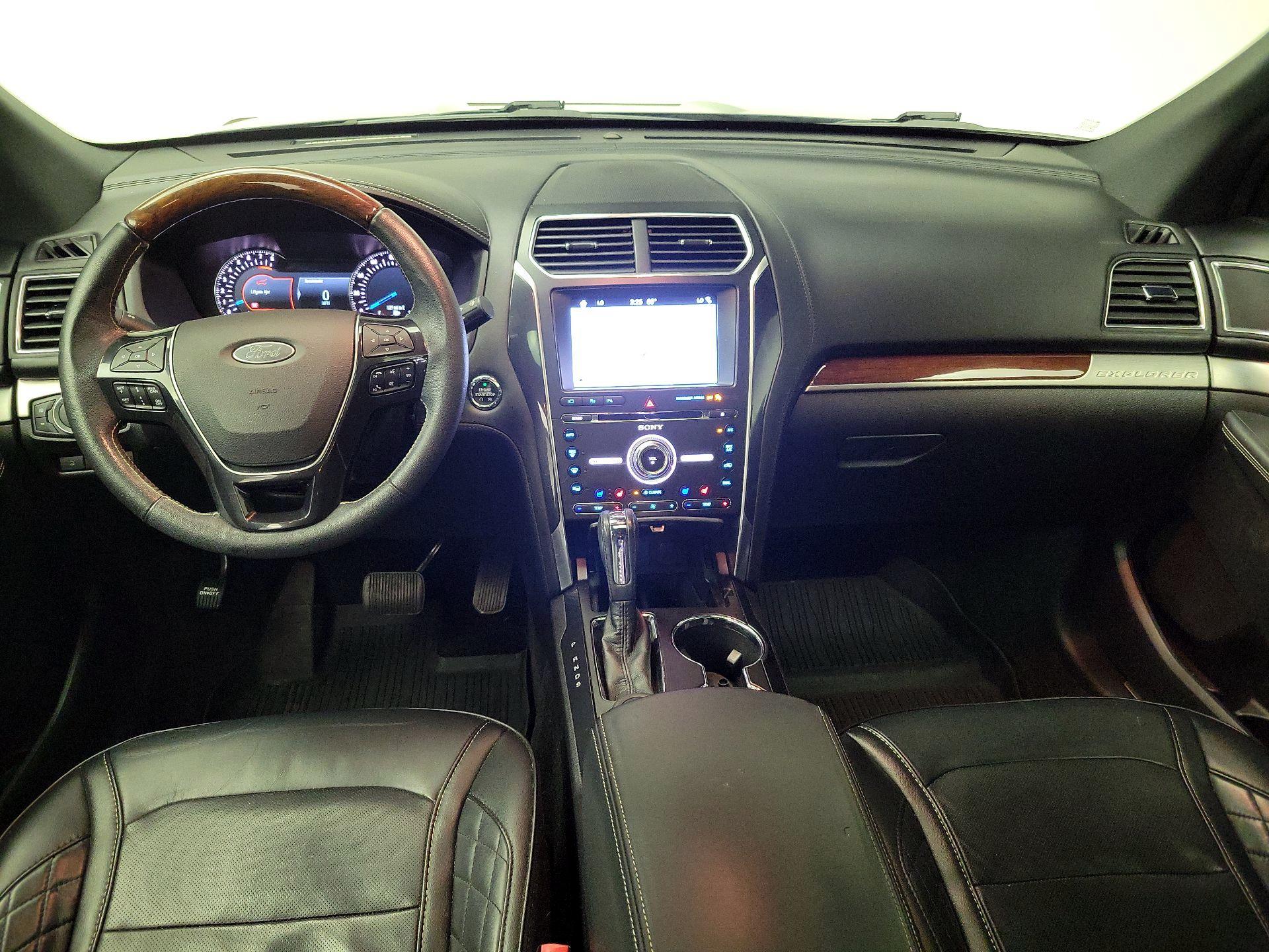 Thumbnail: 2017 Ford Explorer - 9