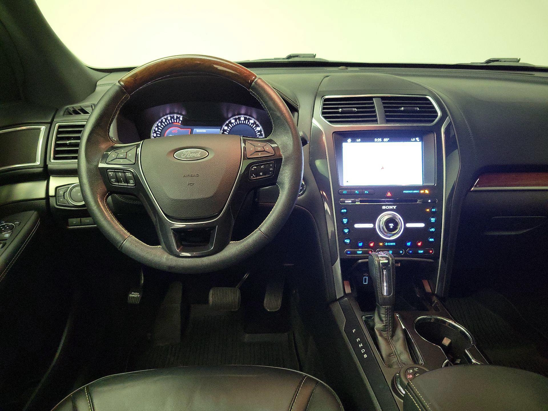 Thumbnail: 2017 Ford Explorer - 10