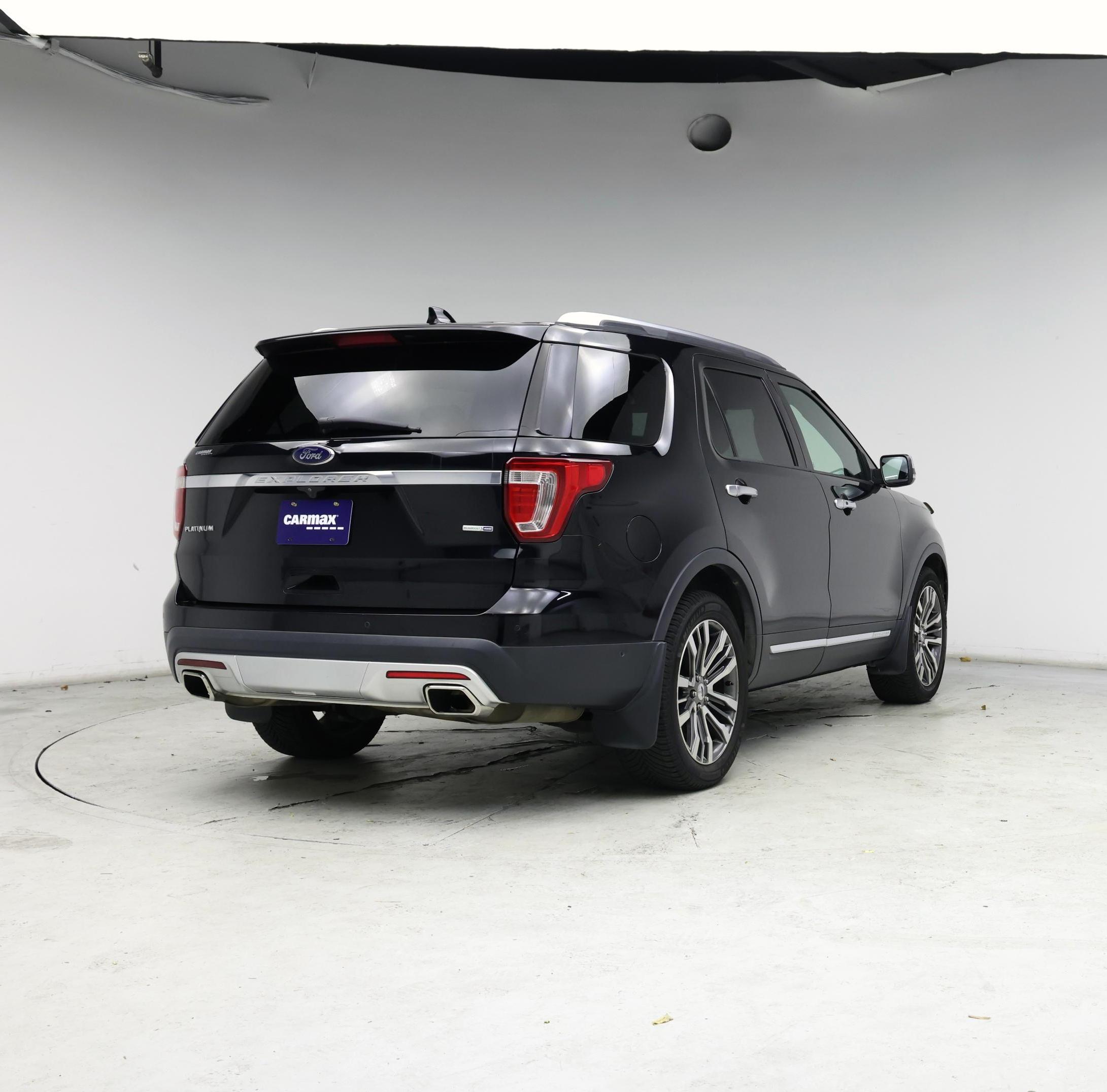 Thumbnail: 2017 Ford Explorer - 8