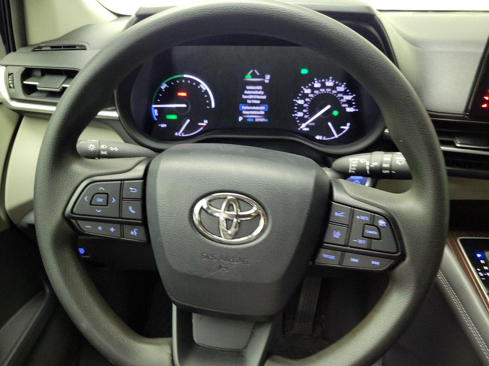 Thumbnail: 2022 Toyota Sienna - 10