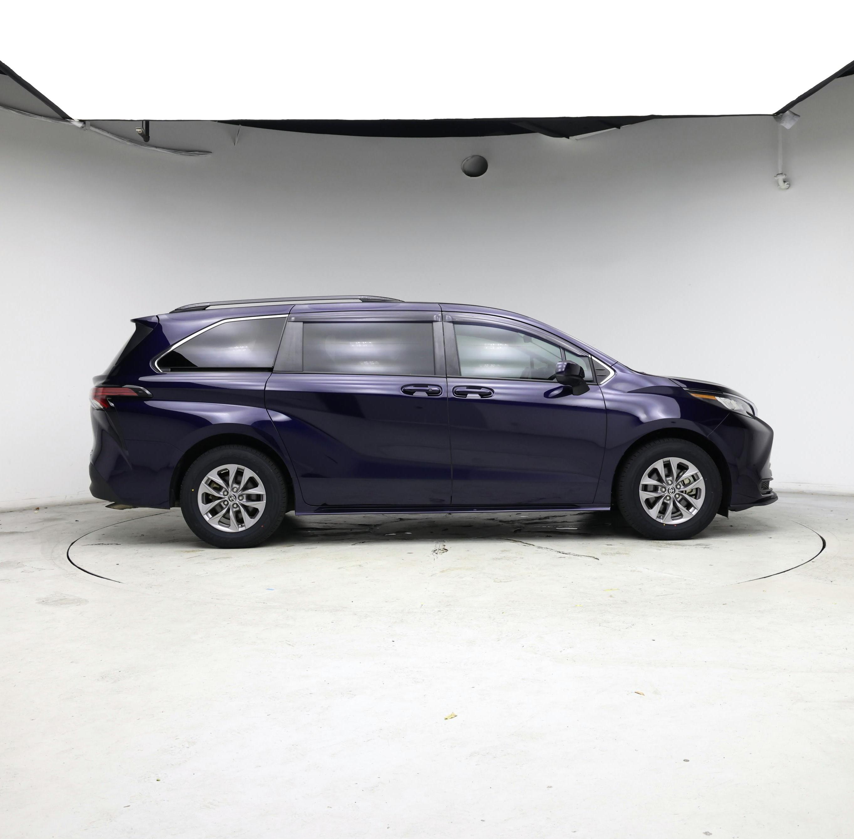 Thumbnail: 2022 Toyota Sienna - 7
