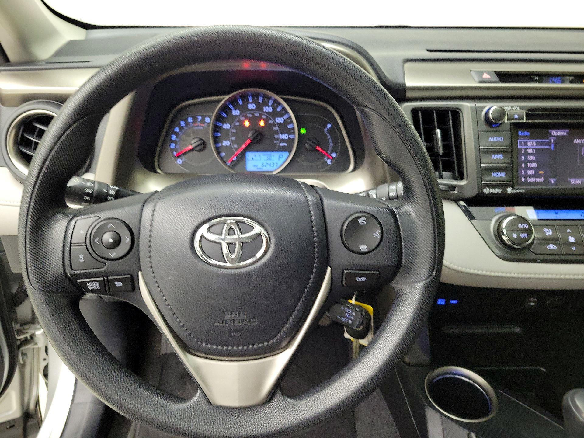 Thumbnail: 2015 Toyota RAV4 - 10