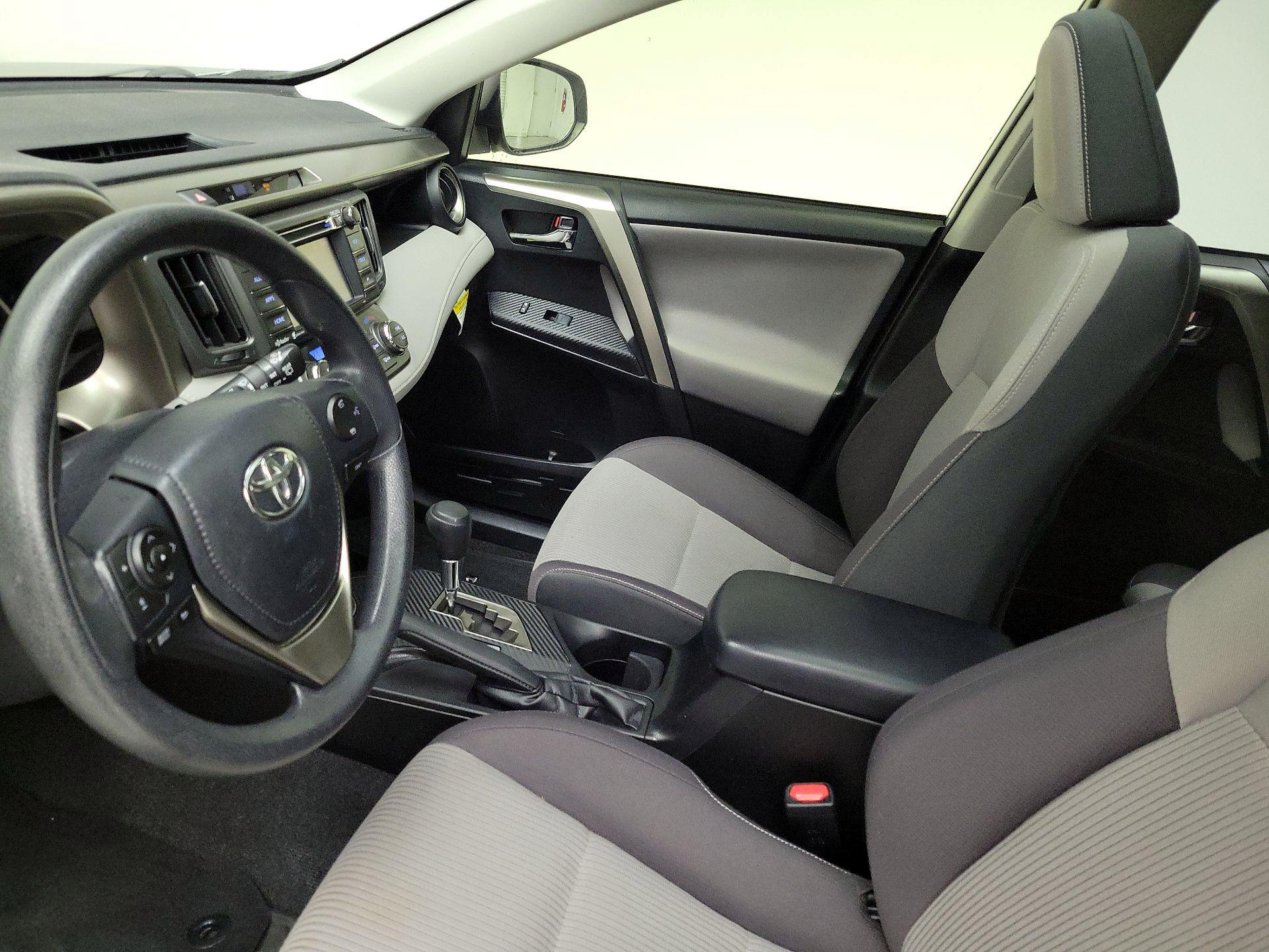 Thumbnail: 2015 Toyota RAV4 - 11