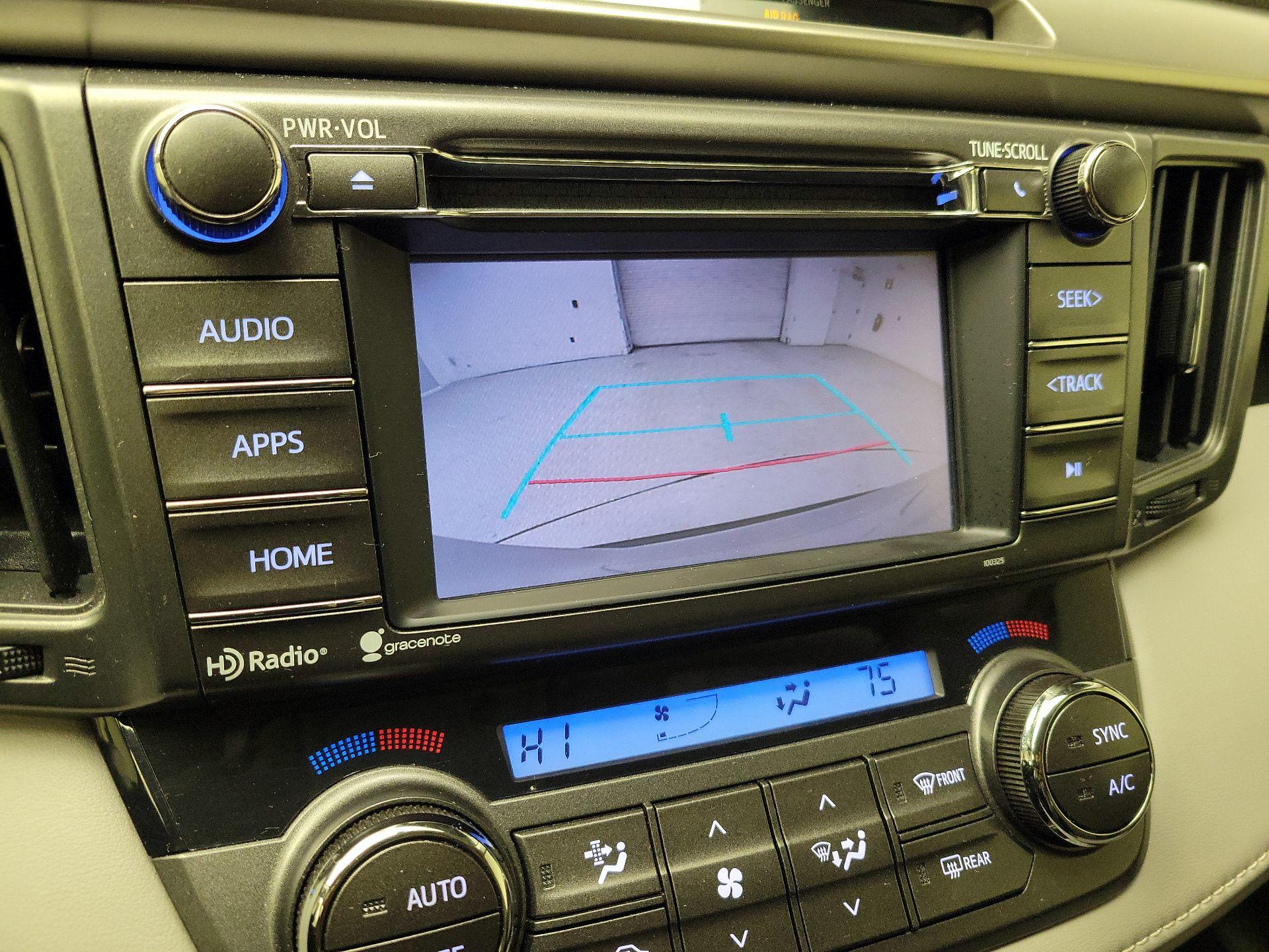 Thumbnail: 2015 Toyota RAV4 - 13