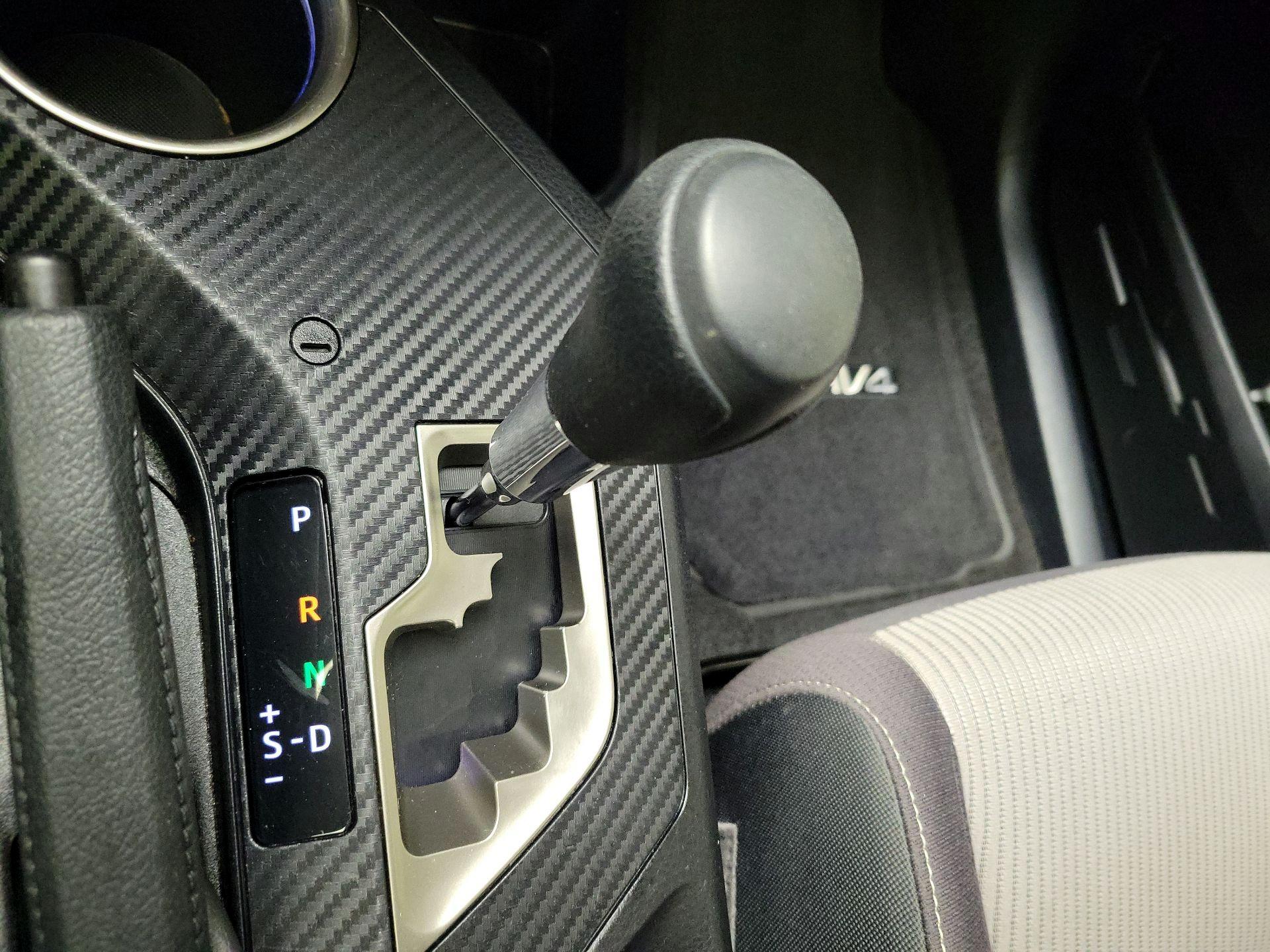 Thumbnail: 2015 Toyota RAV4 - 16