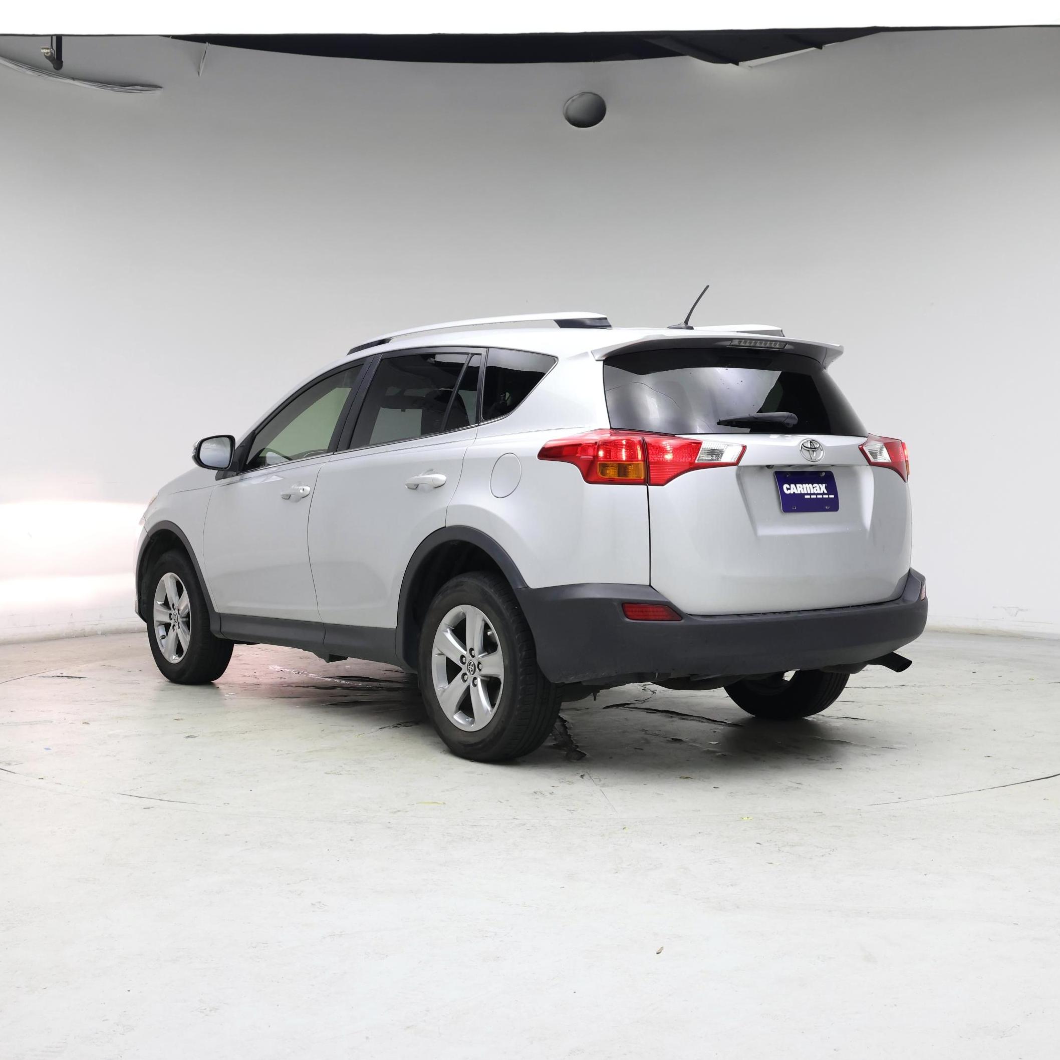 Thumbnail: 2015 Toyota RAV4 - 2