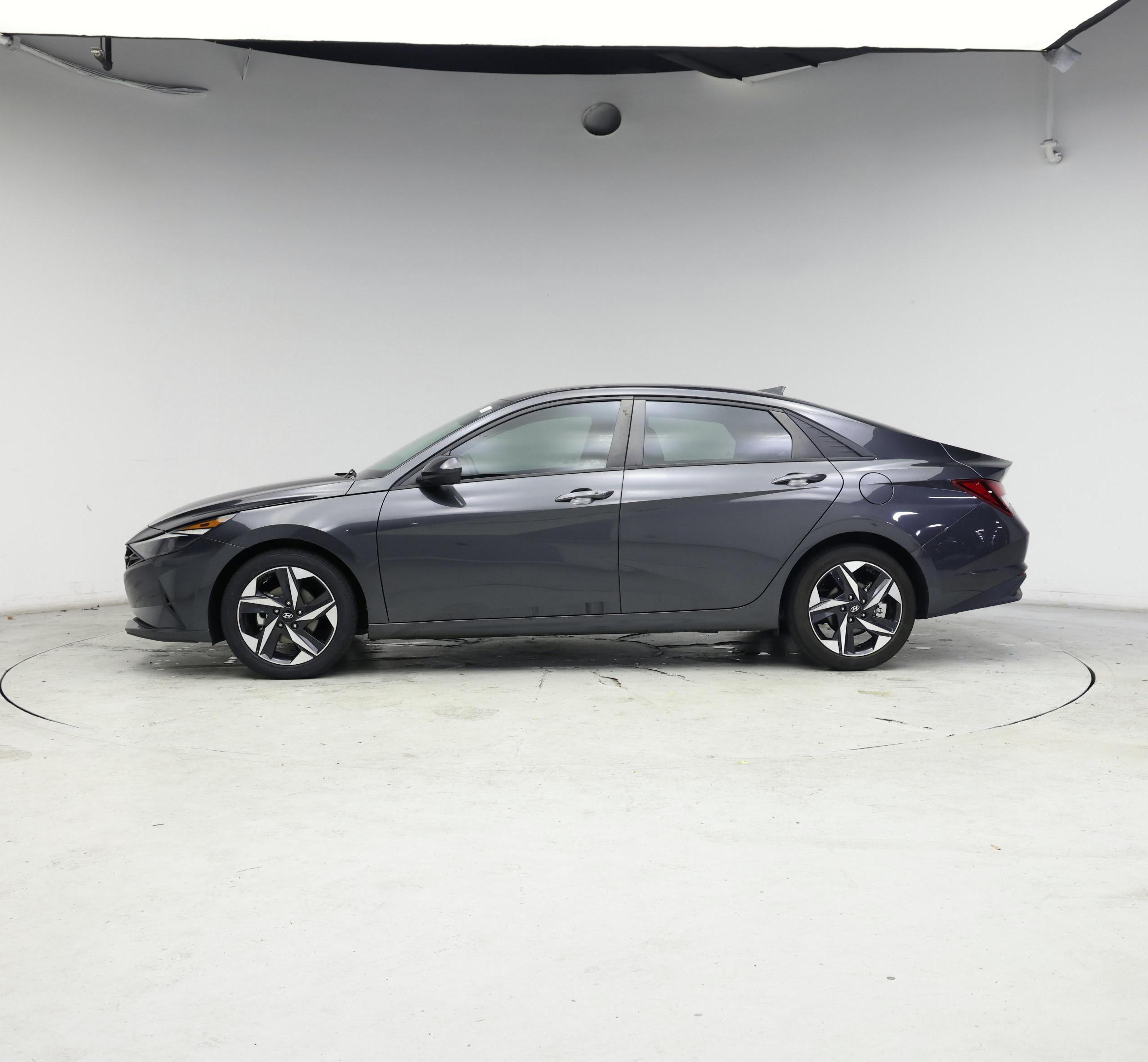 Thumbnail: 2023 Hyundai Elantra - 3
