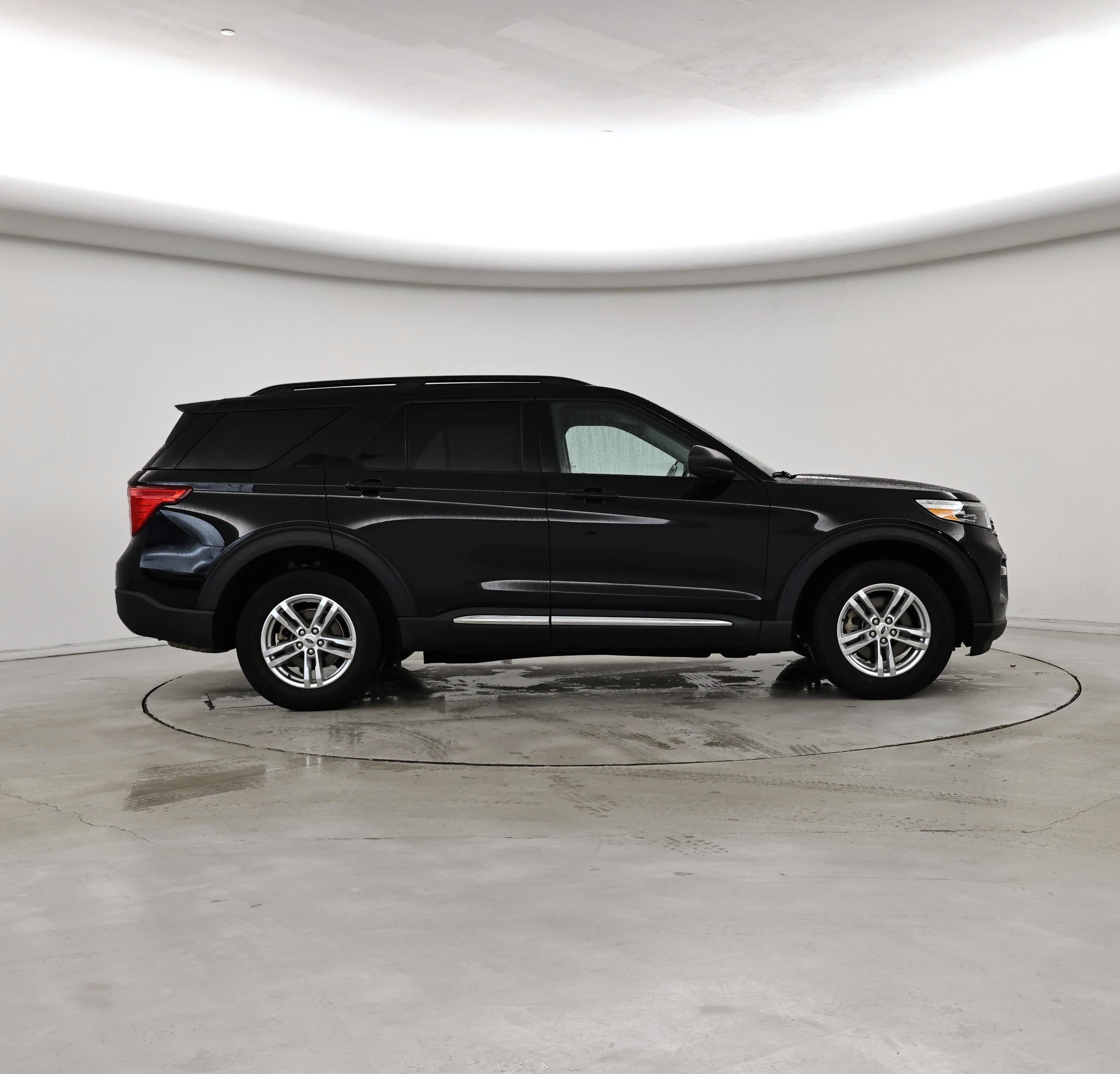 Thumbnail: 2022 Ford Explorer - 7