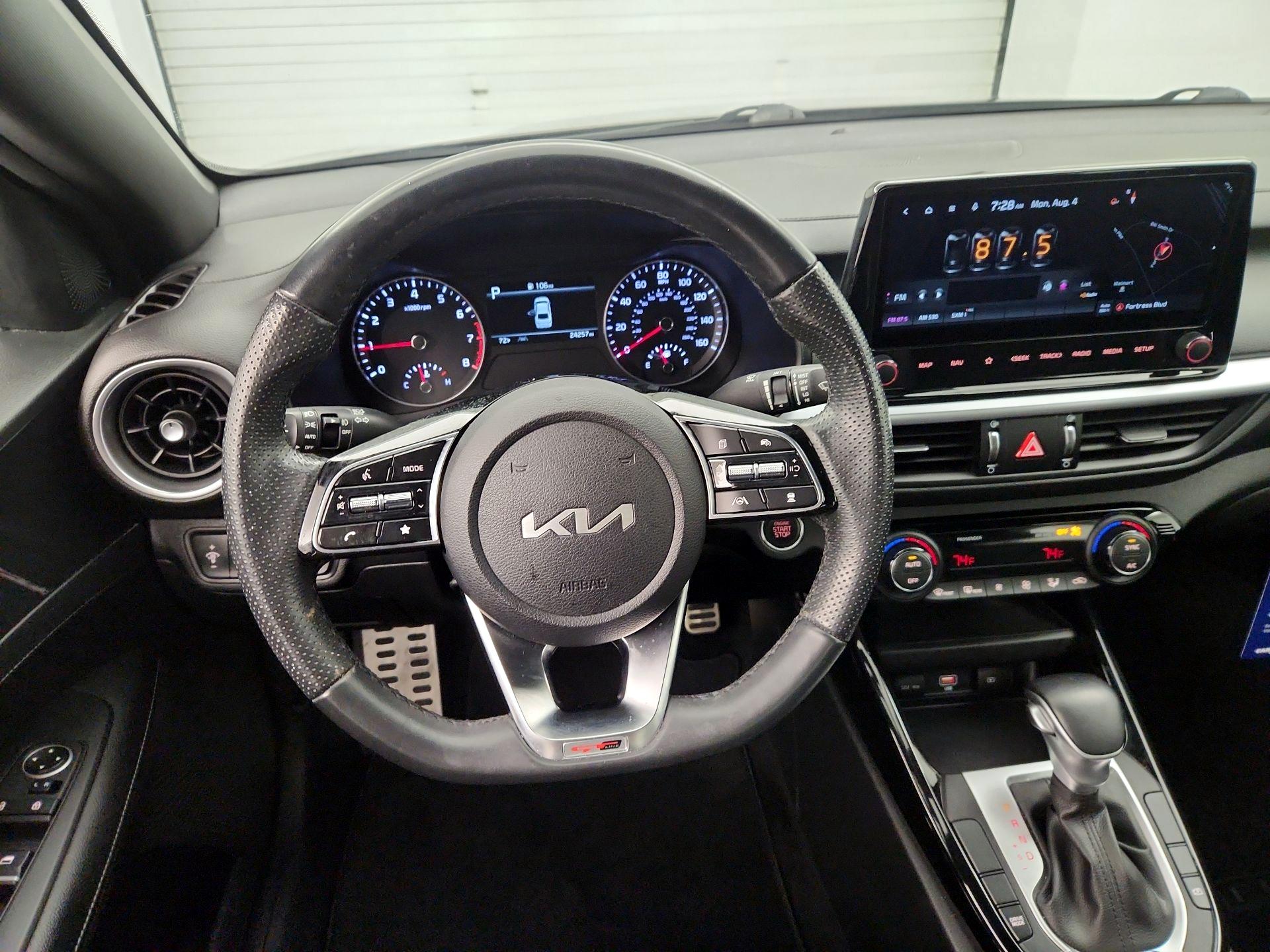 Thumbnail: 2022 Kia Forte - 10