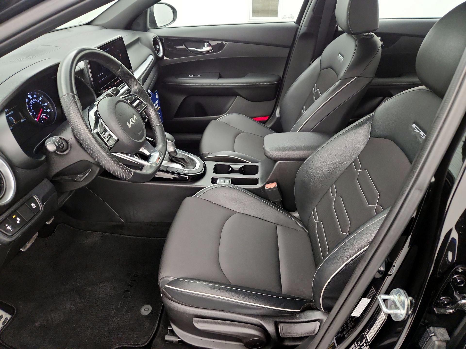 Thumbnail: 2022 Kia Forte - 11