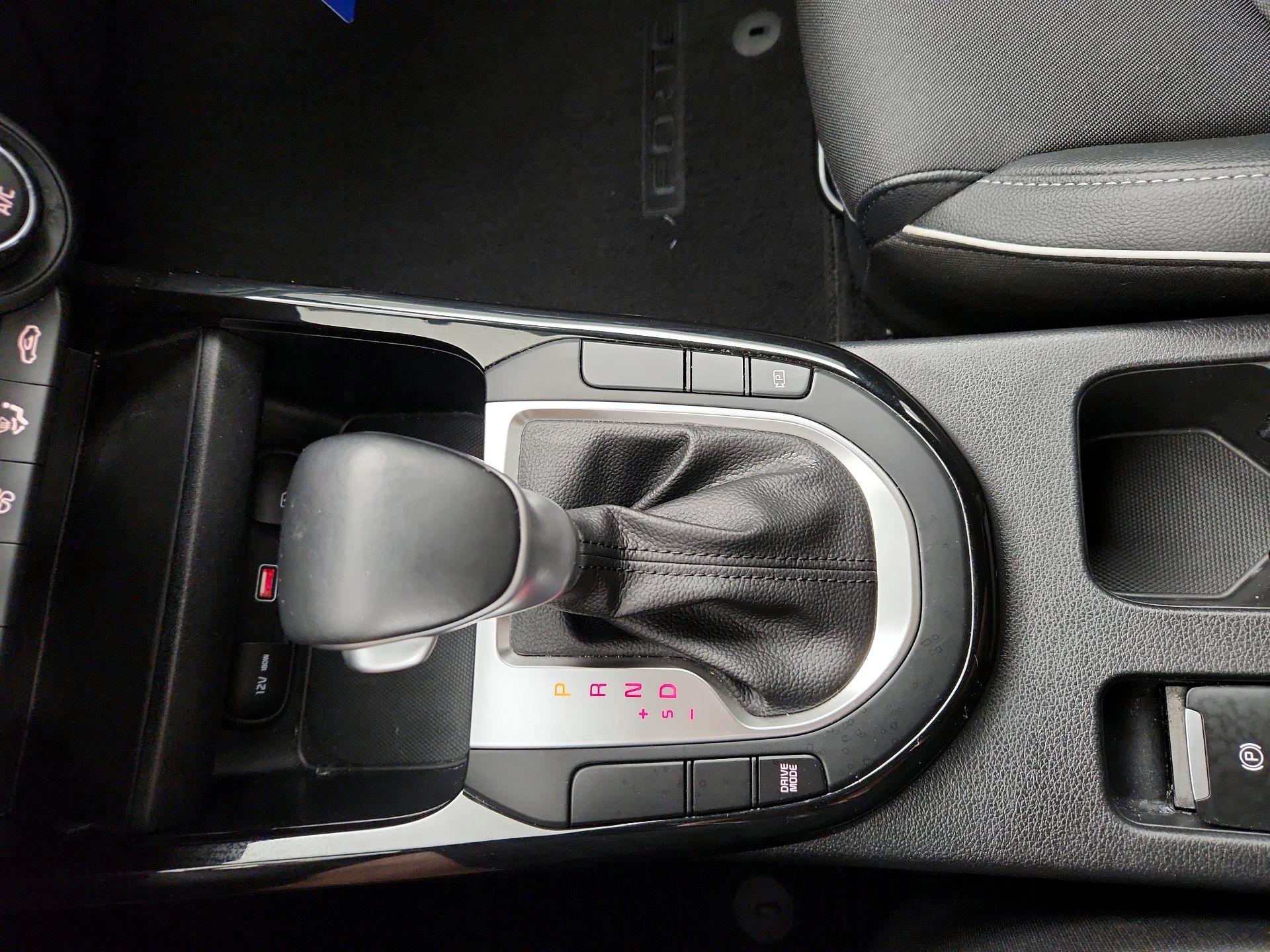 Thumbnail: 2022 Kia Forte - 17