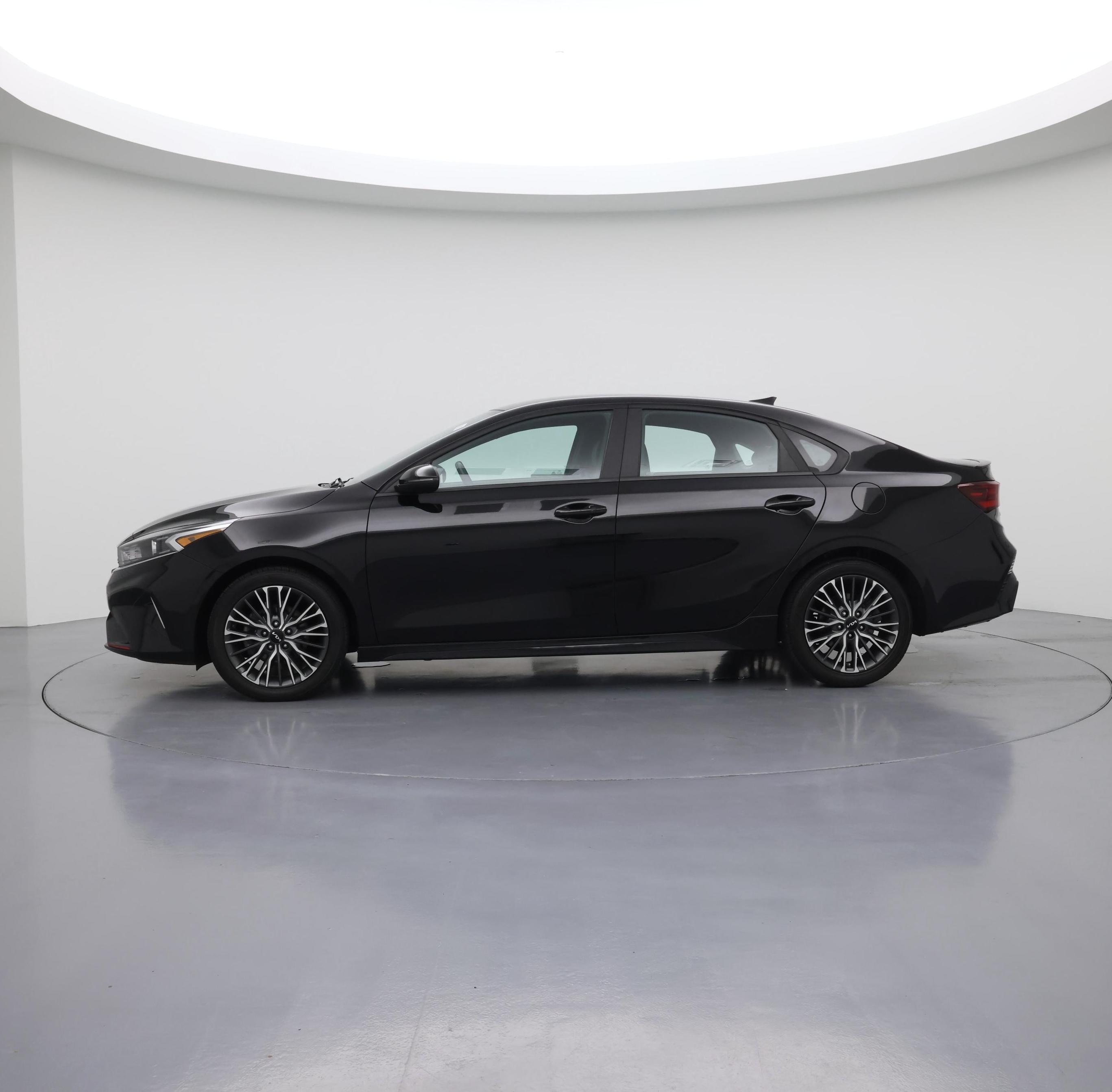 Thumbnail: 2022 Kia Forte - 3