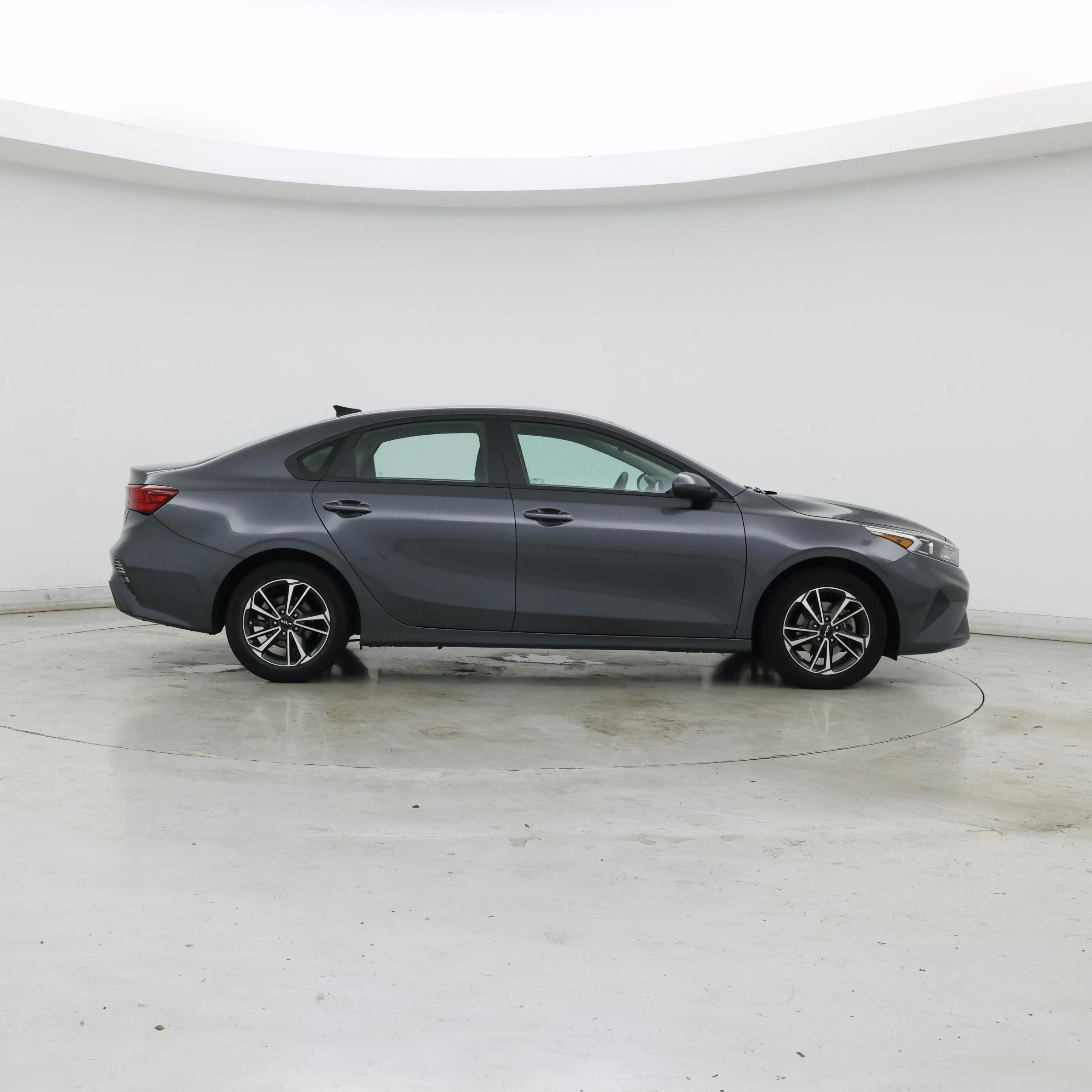 Thumbnail: 2022 Kia Forte - 7