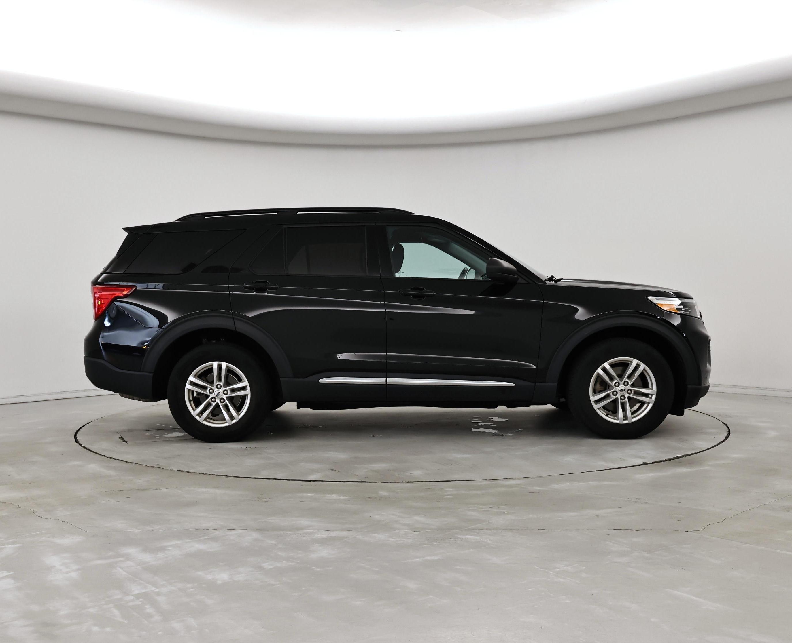 Thumbnail: 2022 Ford Explorer - 7