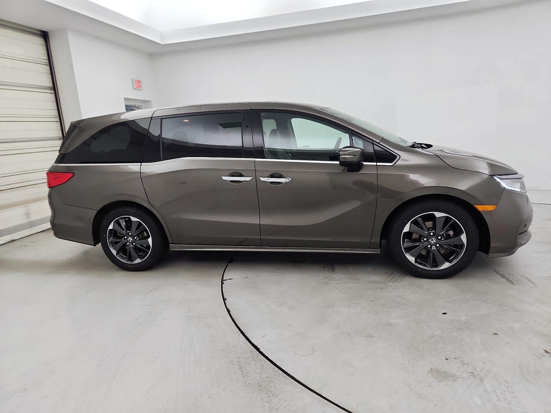 Thumbnail: 2023 Honda Odyssey - 4