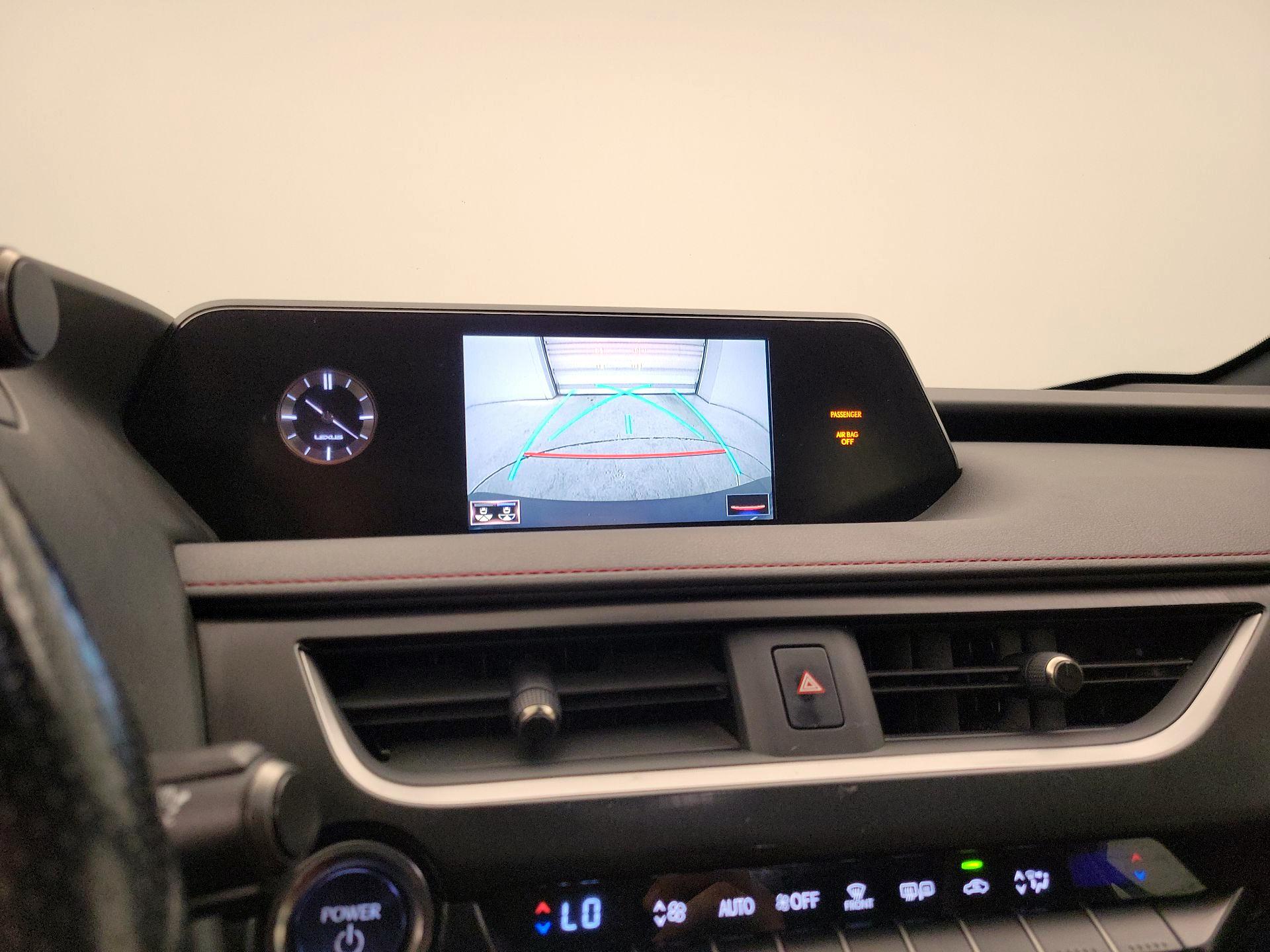 Thumbnail: 2020 Lexus UX - 14