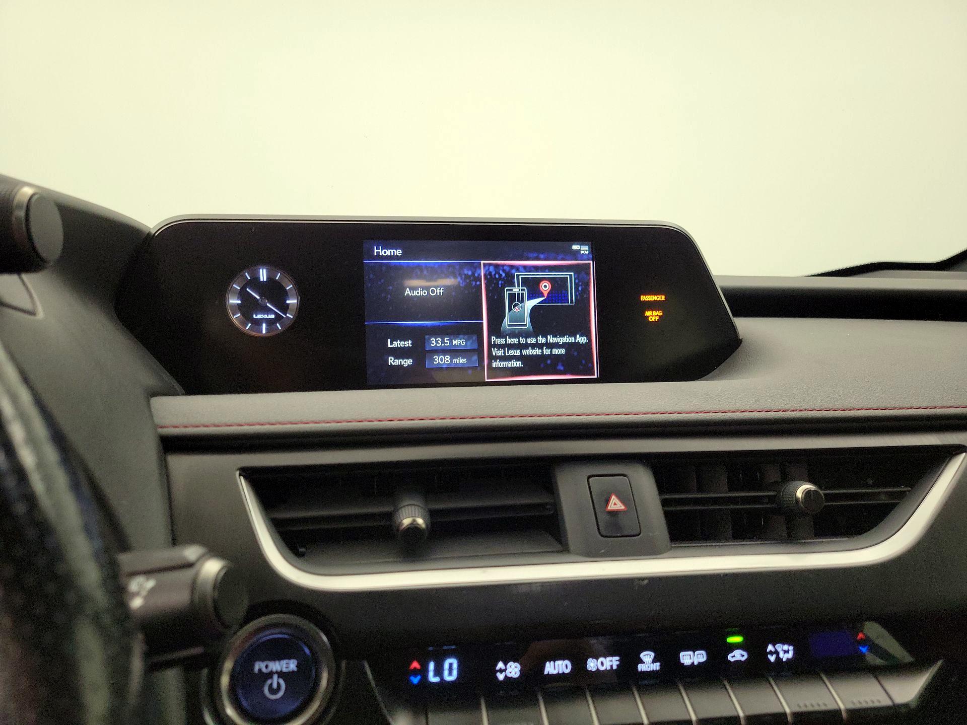 Thumbnail: 2020 Lexus UX - 15