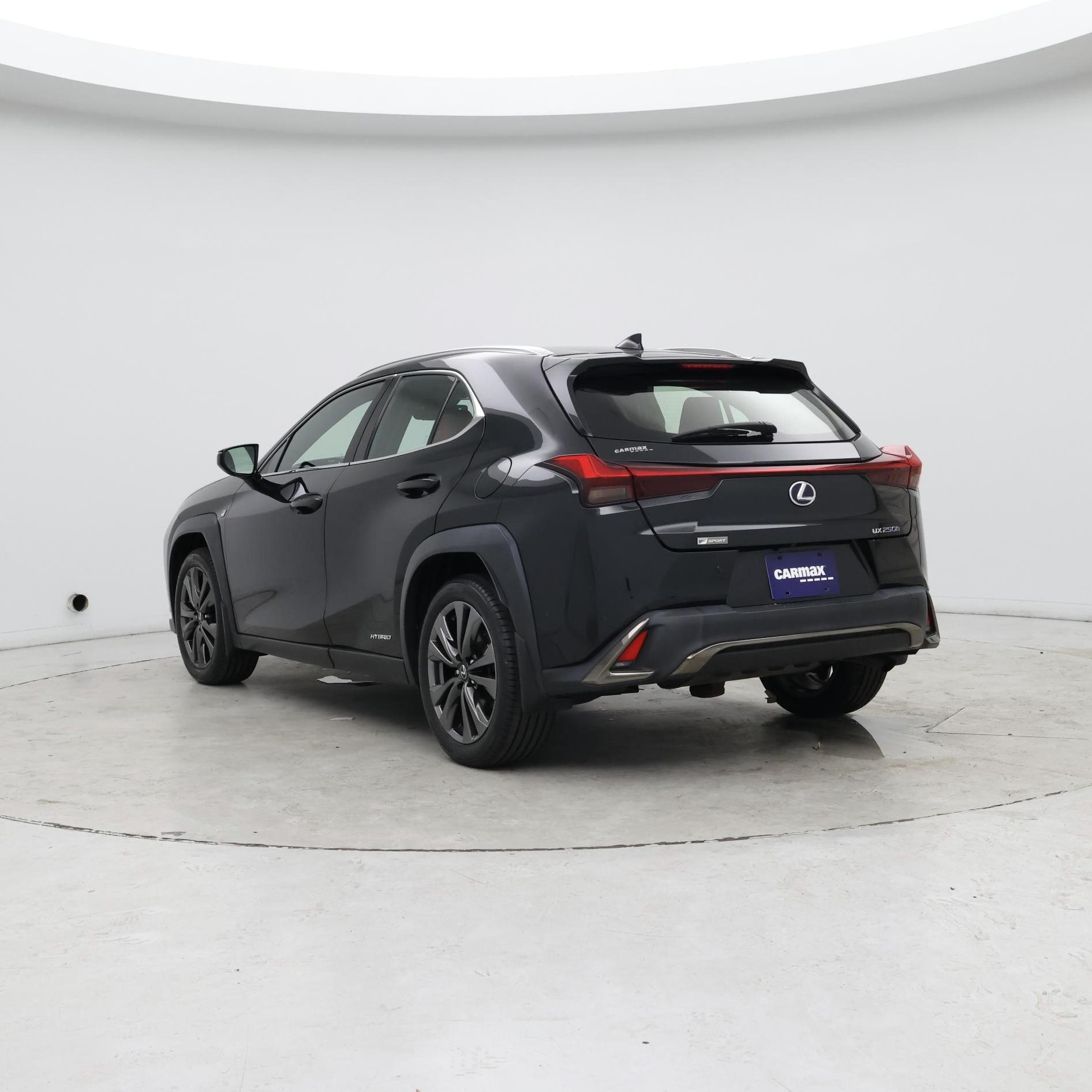 Thumbnail: 2020 Lexus UX - 2