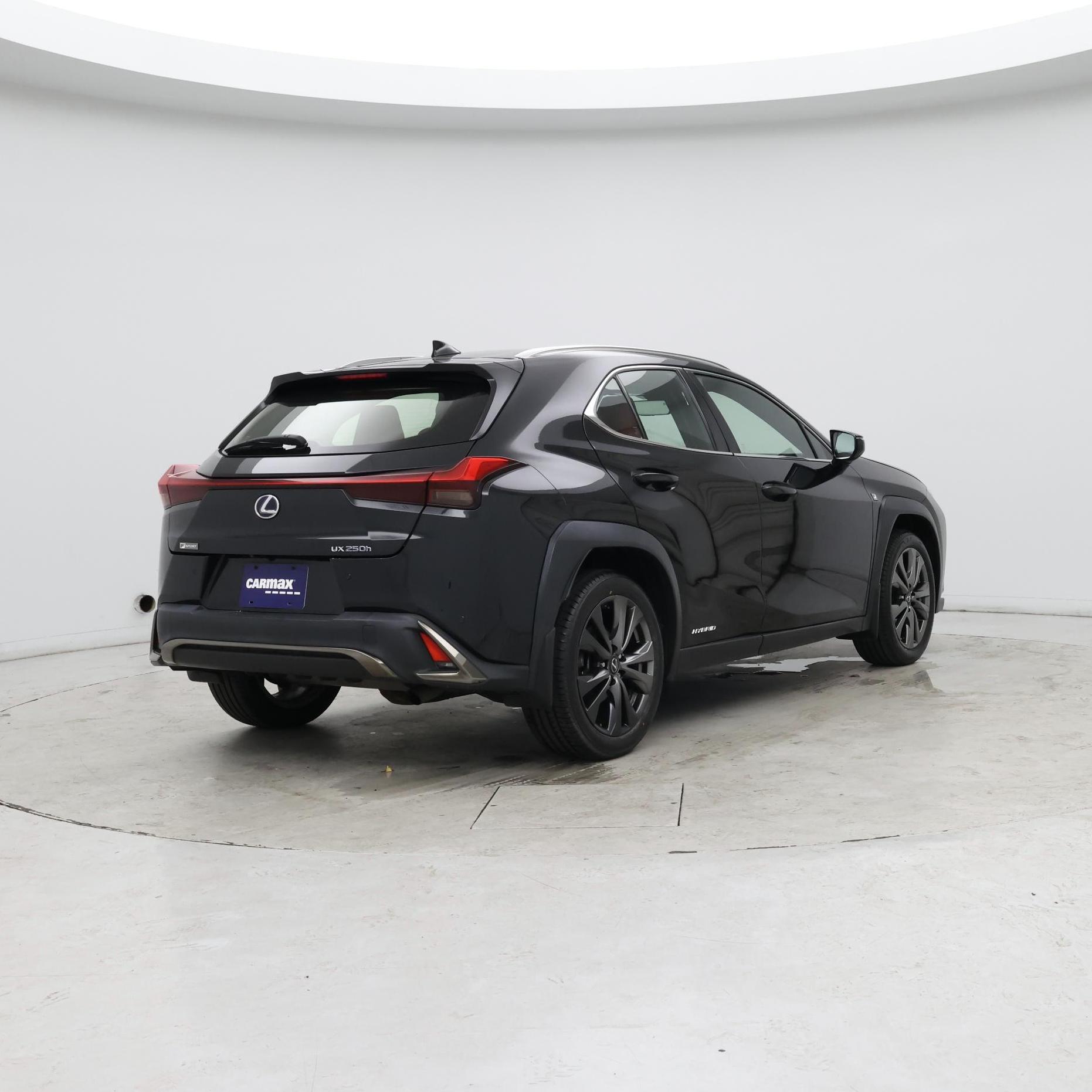 Thumbnail: 2020 Lexus UX - 8