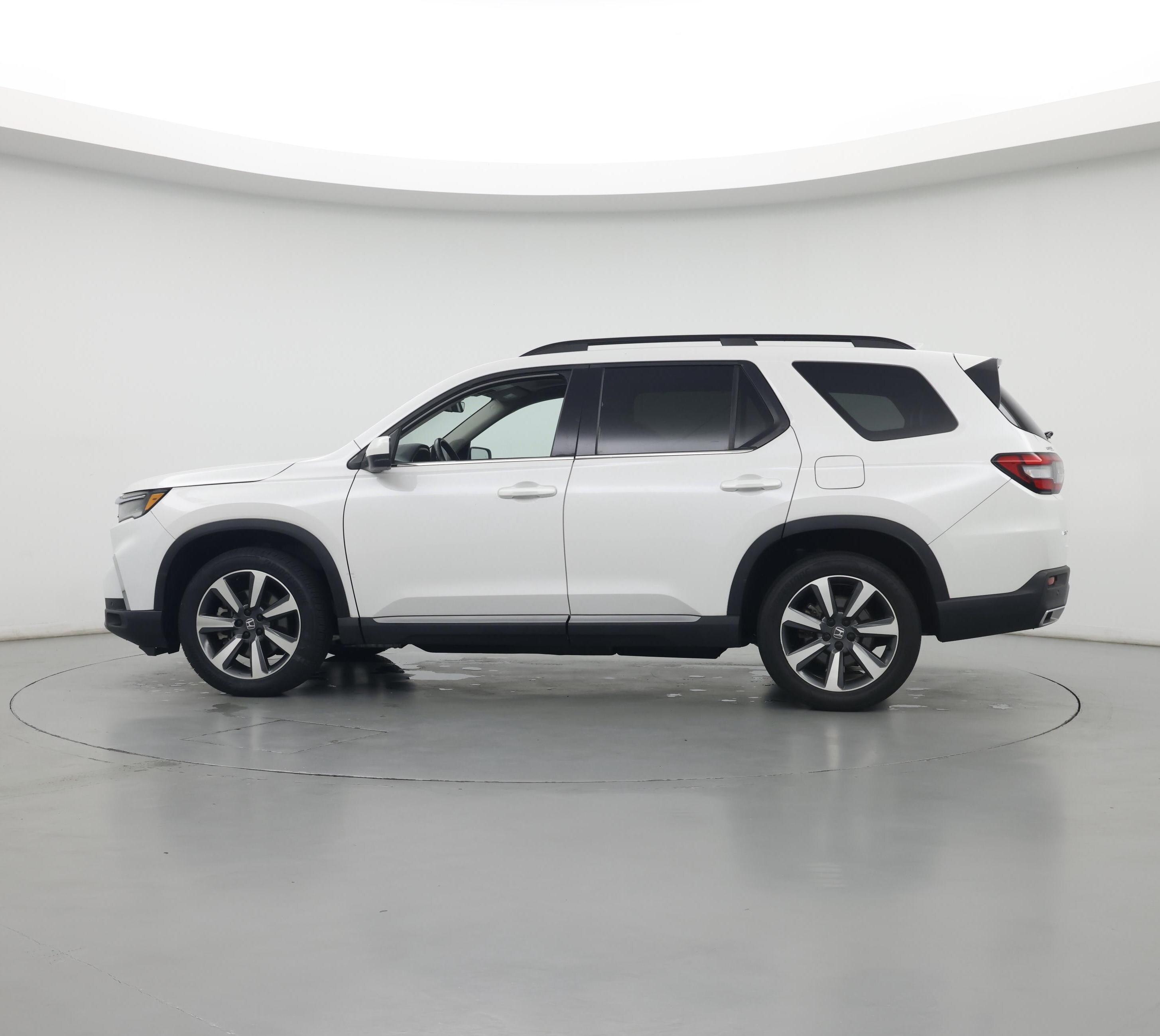 Thumbnail: 2023 Honda Pilot - 4