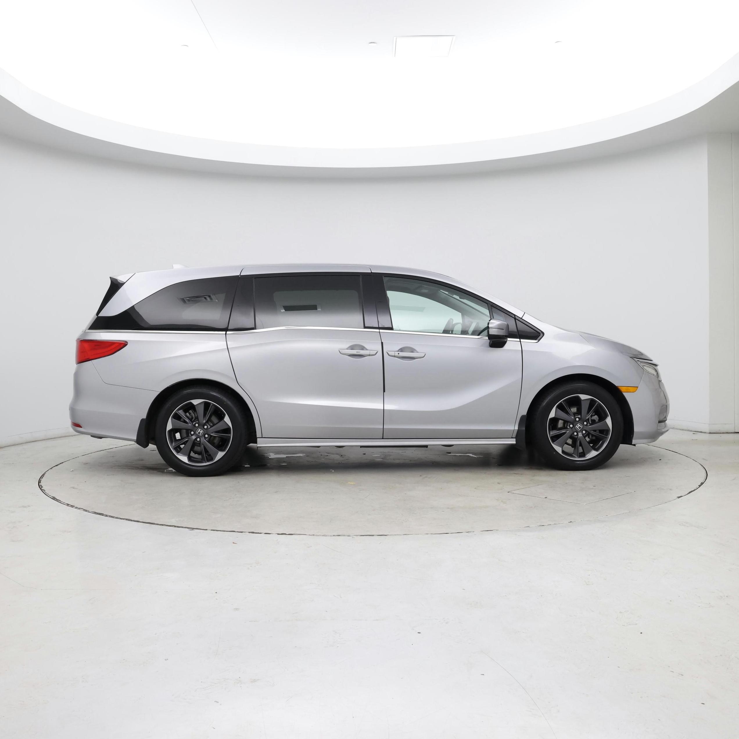 Thumbnail: 2023 Honda Odyssey - 7