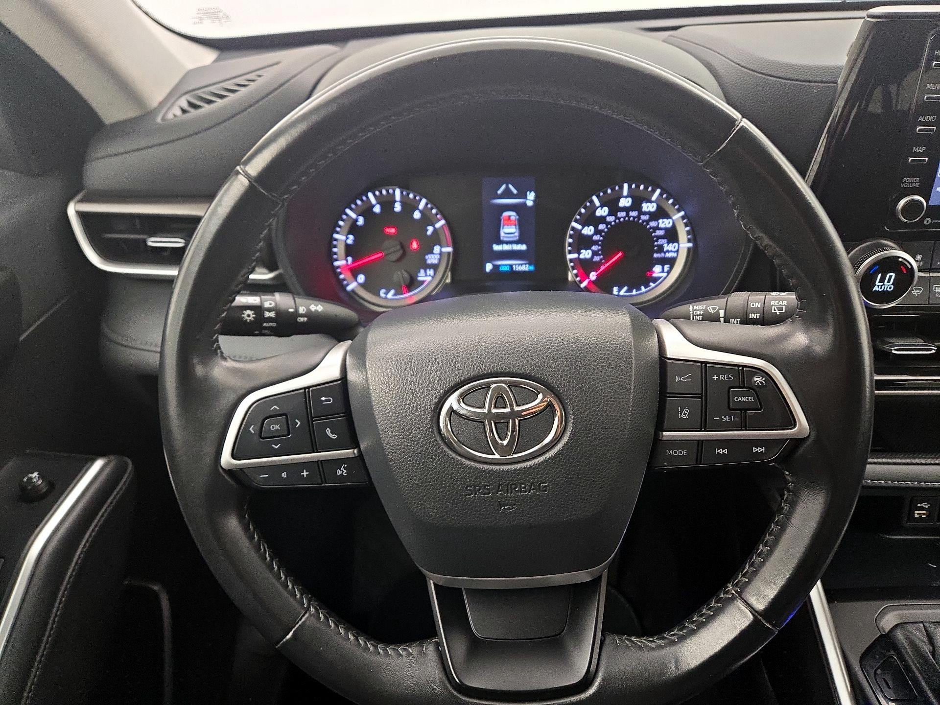 Thumbnail: 2022 Toyota Highlander - 10