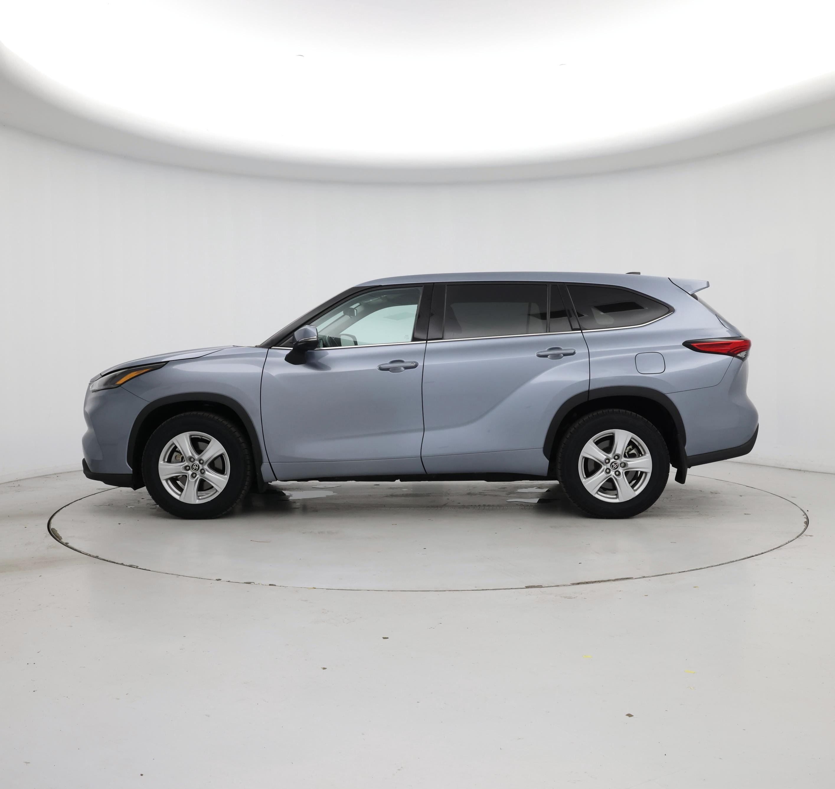 Thumbnail: 2022 Toyota Highlander - 3