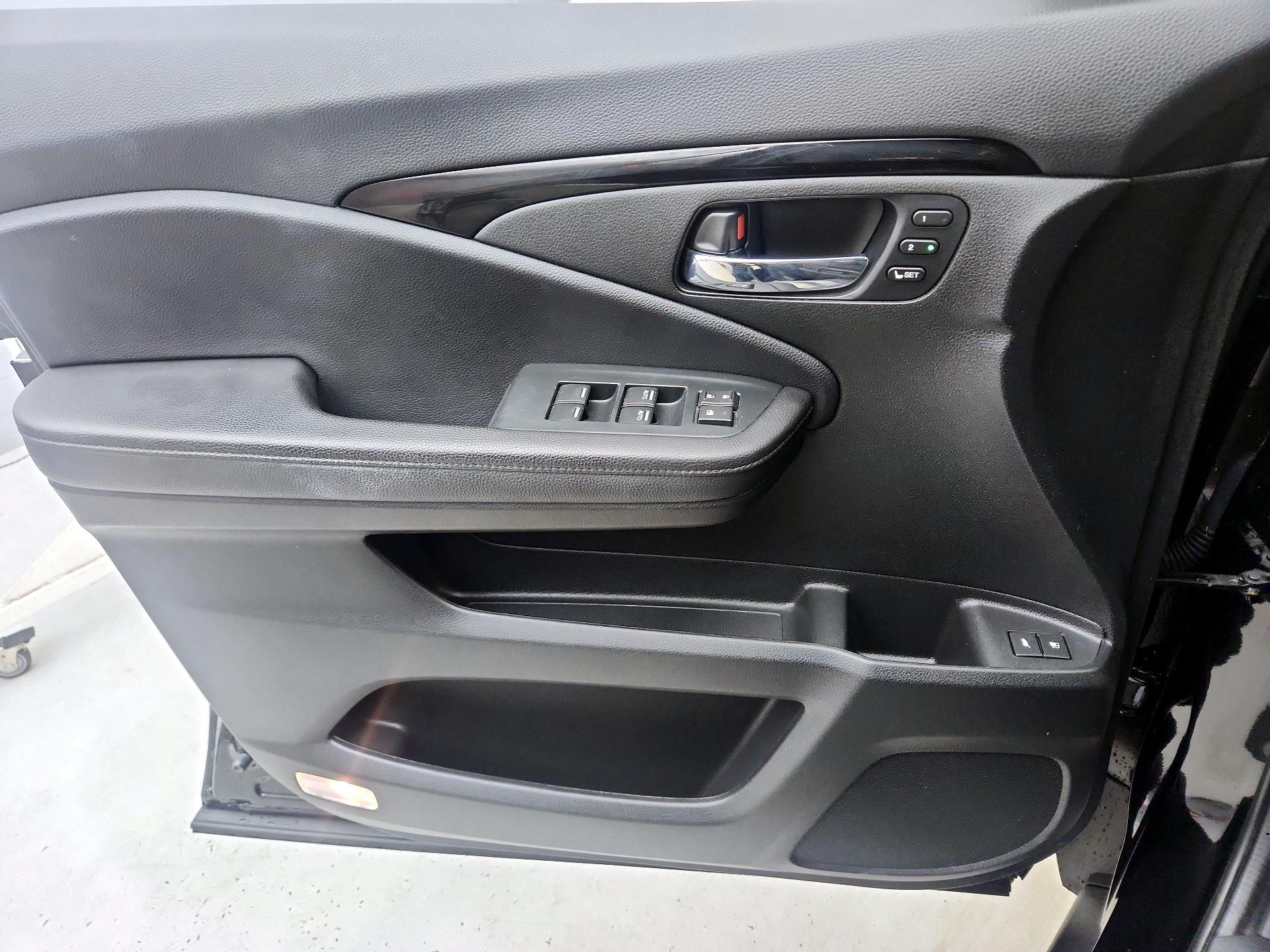 Thumbnail: 2022 Honda Pilot - 12