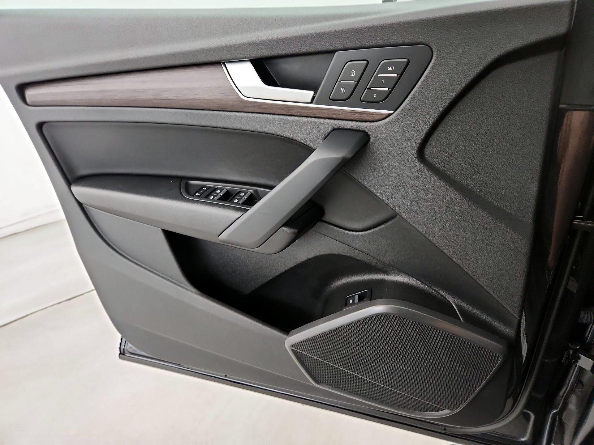 Thumbnail: 2021 Audi Q5 - 12