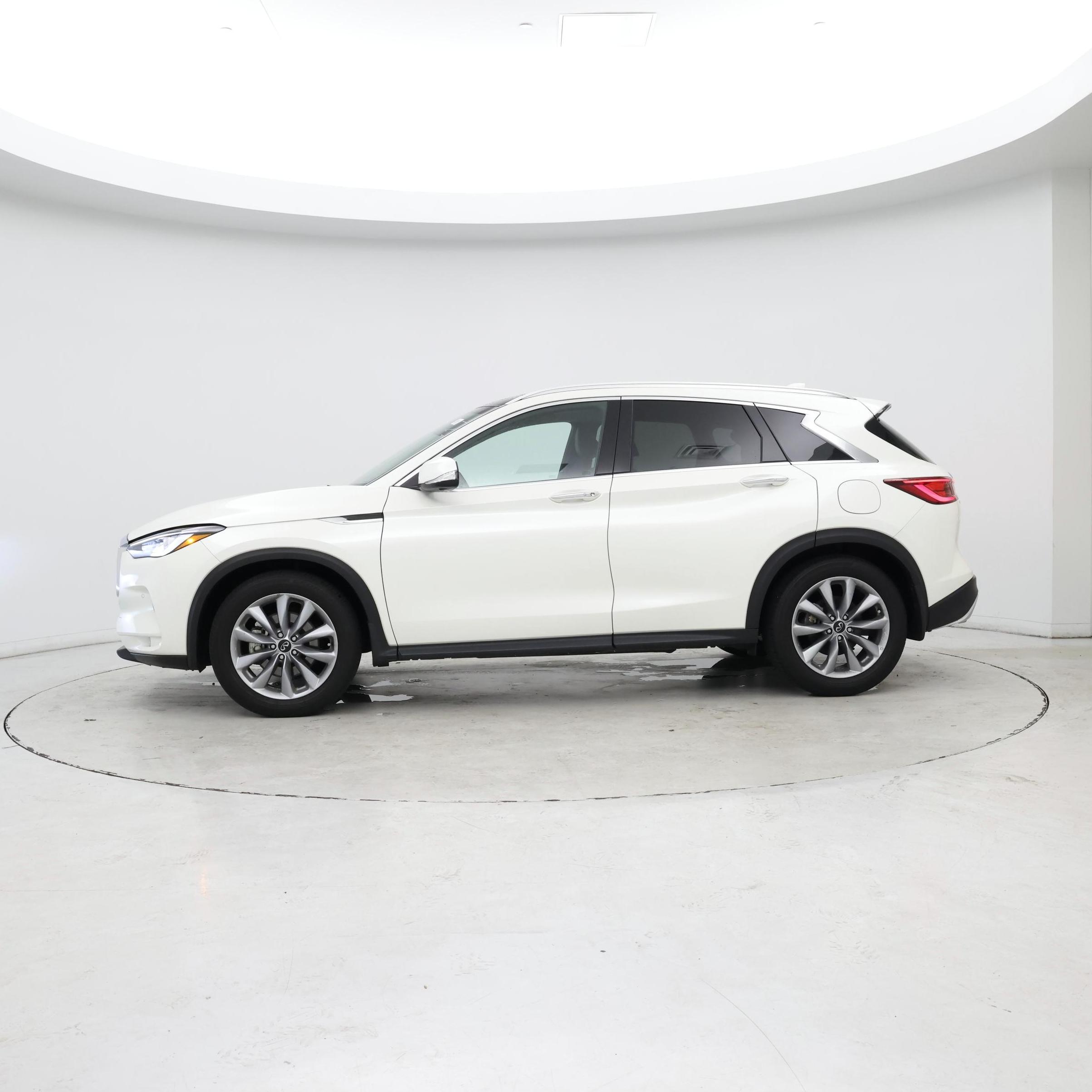 Thumbnail: 2022 INFINITI QX50 - 3