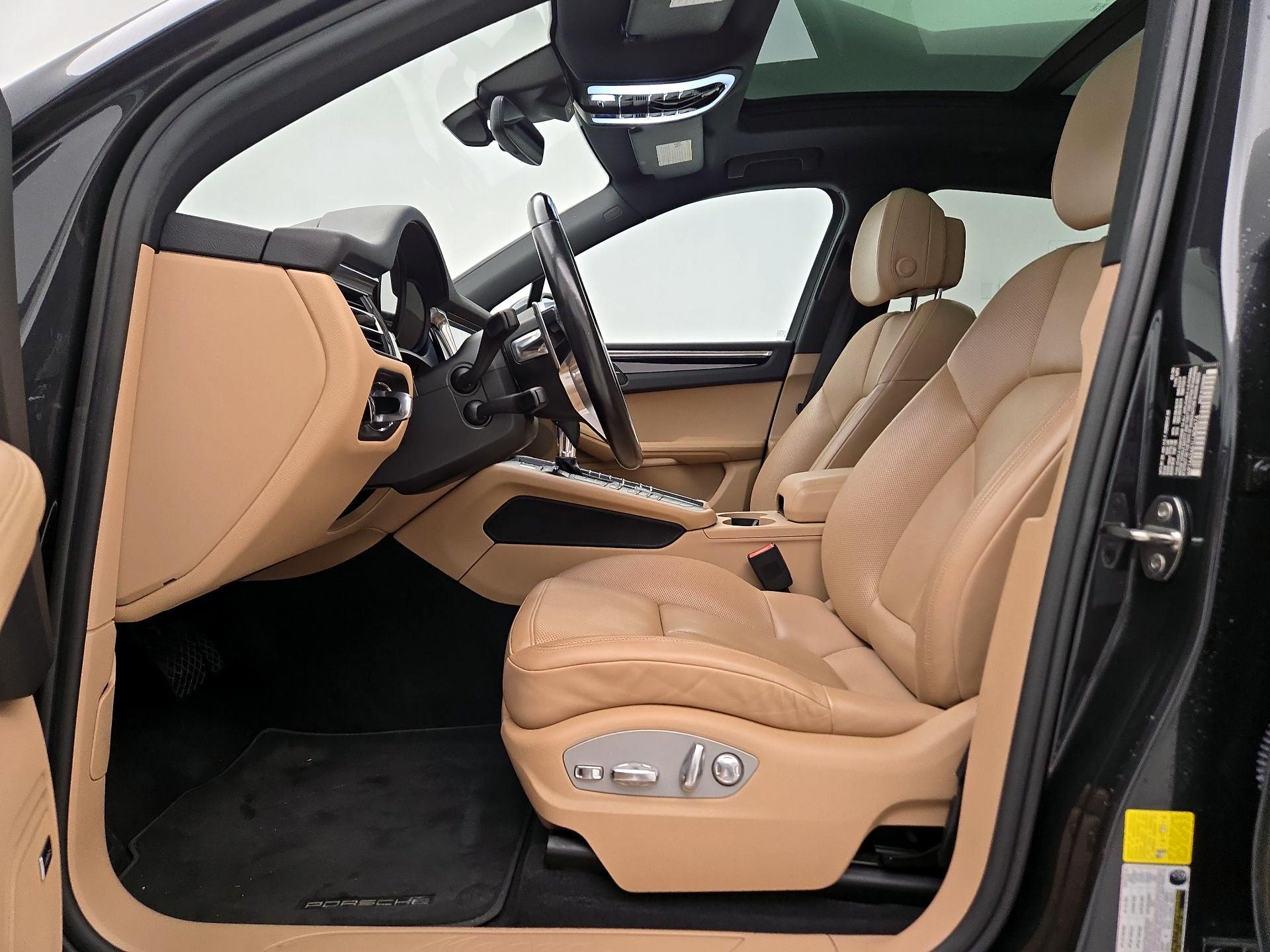 Thumbnail: 2020 Porsche Macan - 11